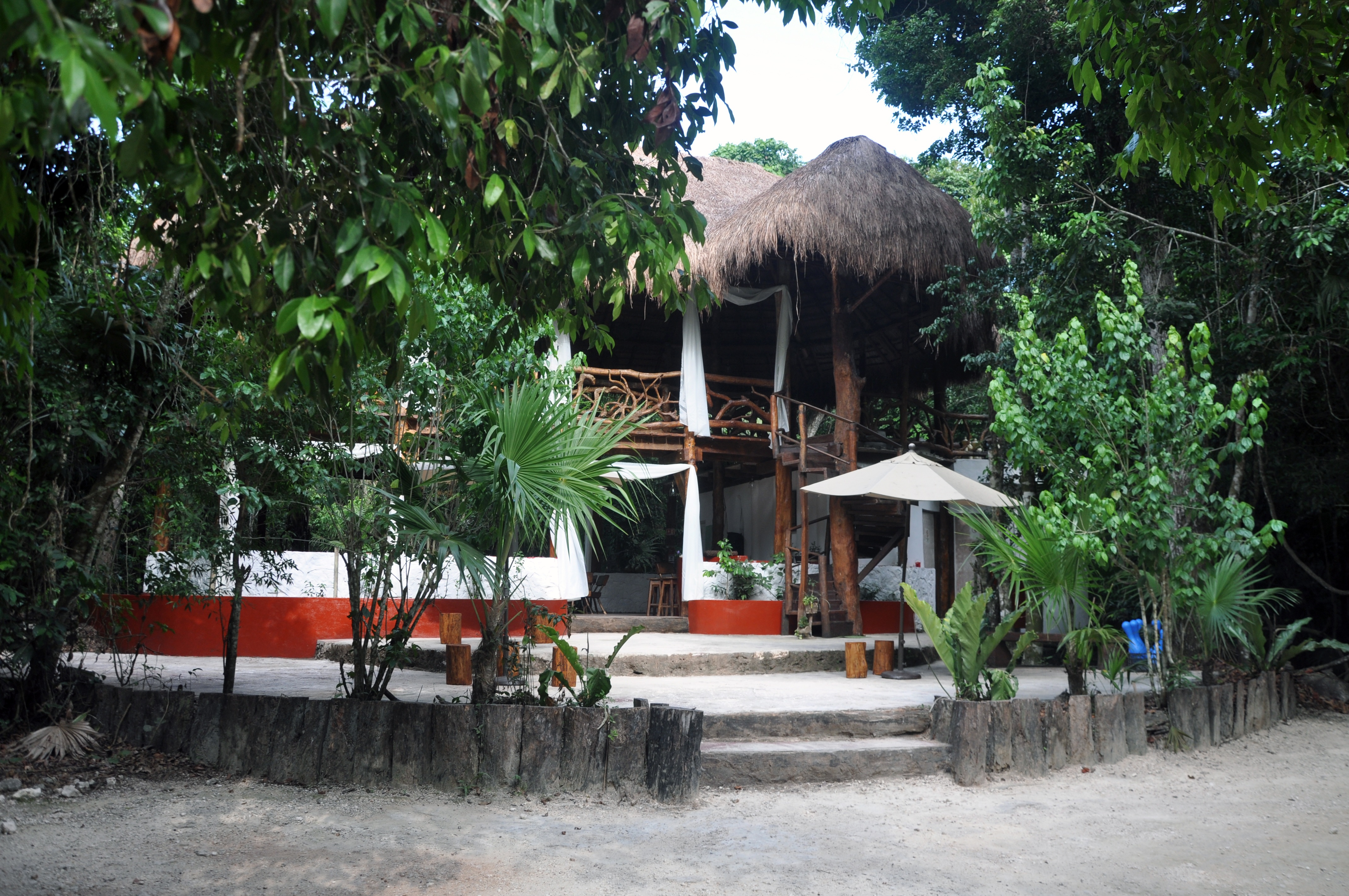Jolie Jungle Eco Hotel
