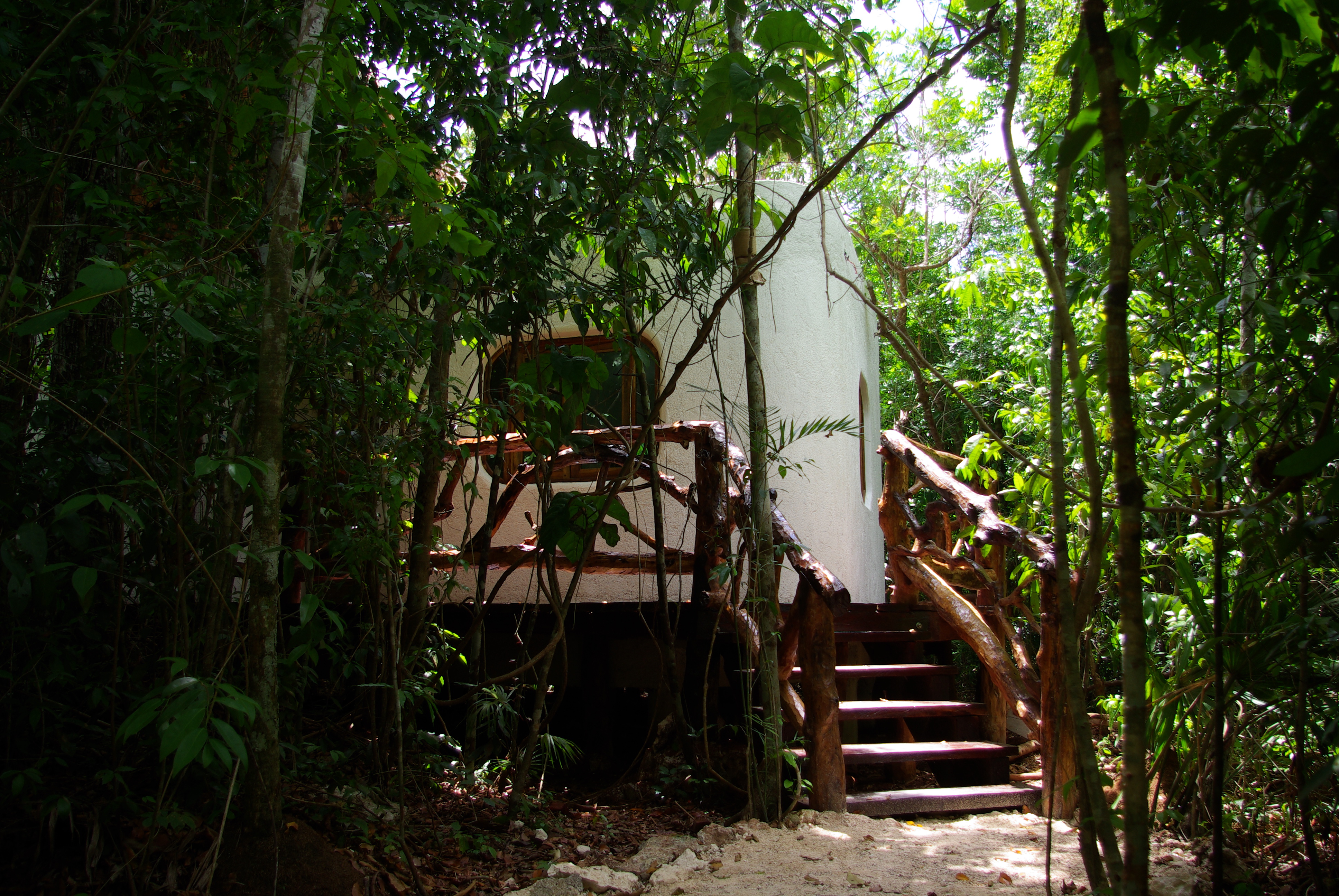 Jolie Jungle Eco Hotel