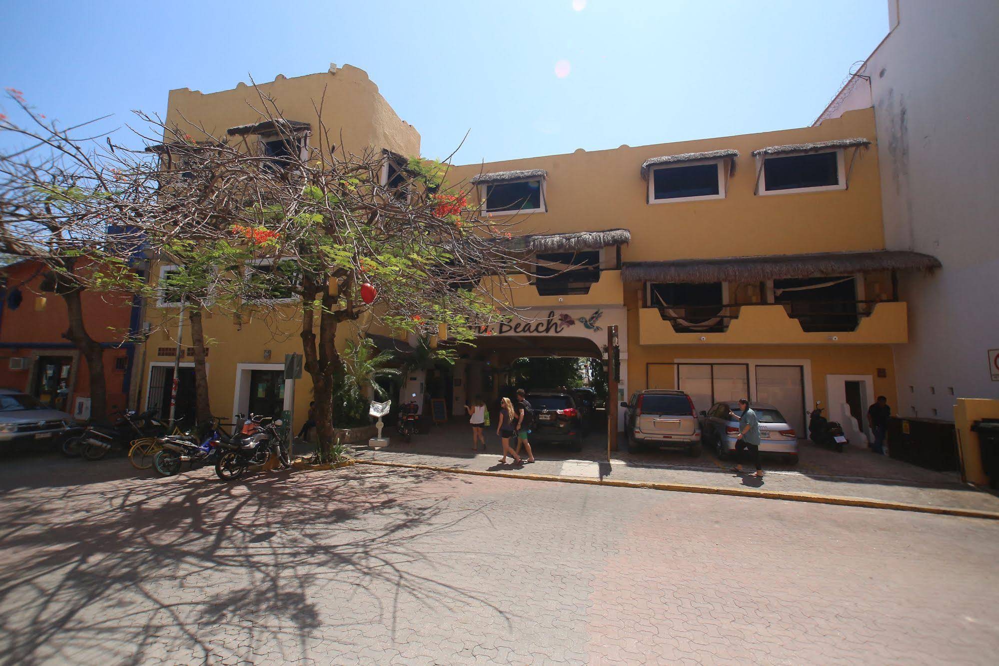 Colibri Beach Hotel