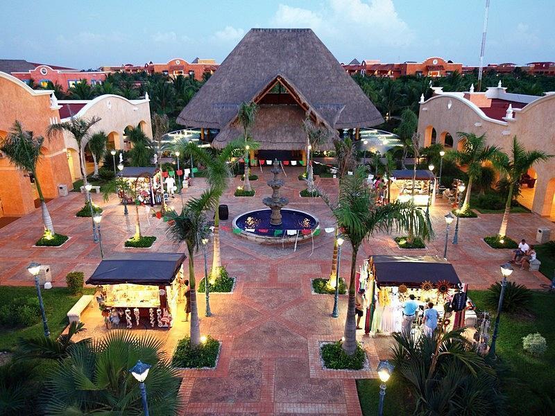 Premium Level at Barceló Maya Palace