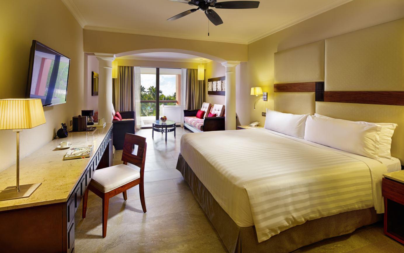 Premium Level at Barceló Maya Palace