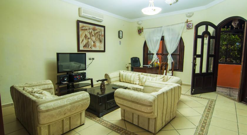 Charlys Hostal