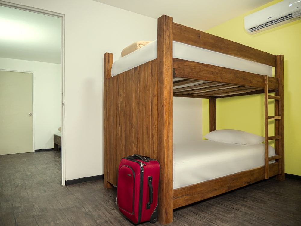 Colorbox beds and rooms by Milenium