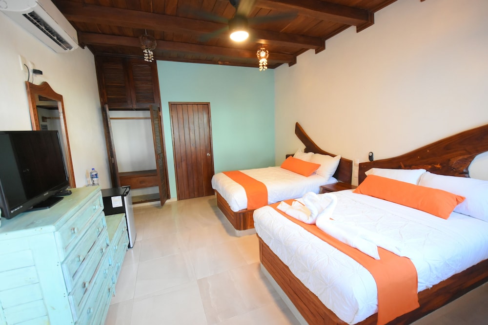 Hacienda Dos Ojos Boutique Hotel