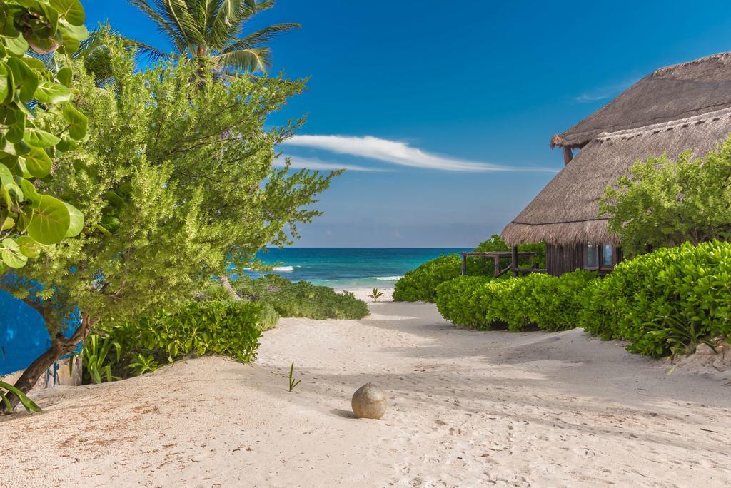 Hemingway Romantic Resort