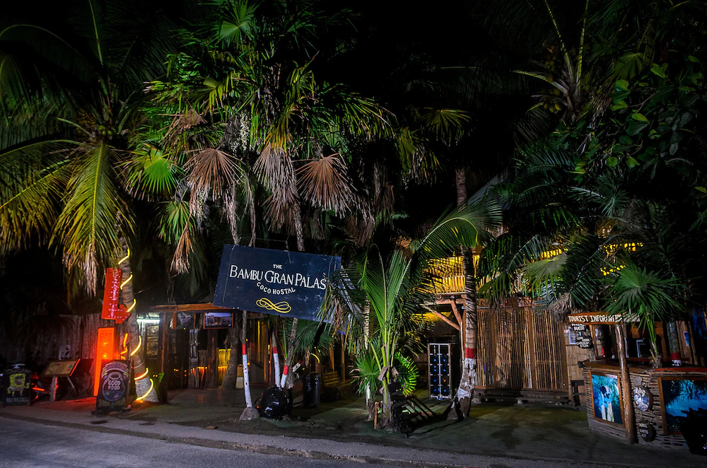 Hostel Bambu Gran Palas and Cenote