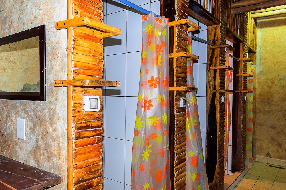 Hostel Bambu Gran Palas and Cenote