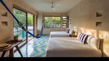 Hotel Tiki Tiki