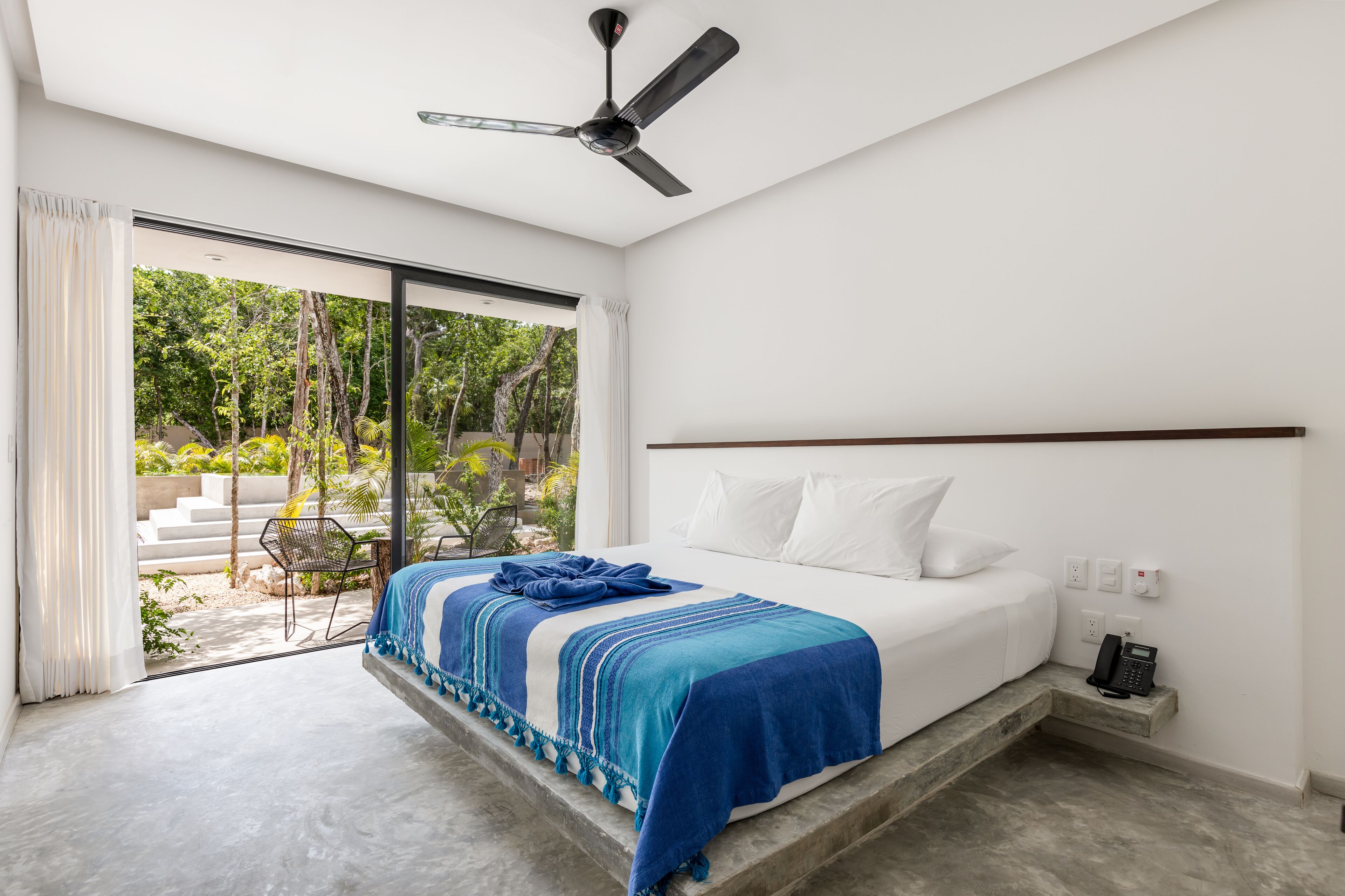 Jungle Lodge Boutique Hotel