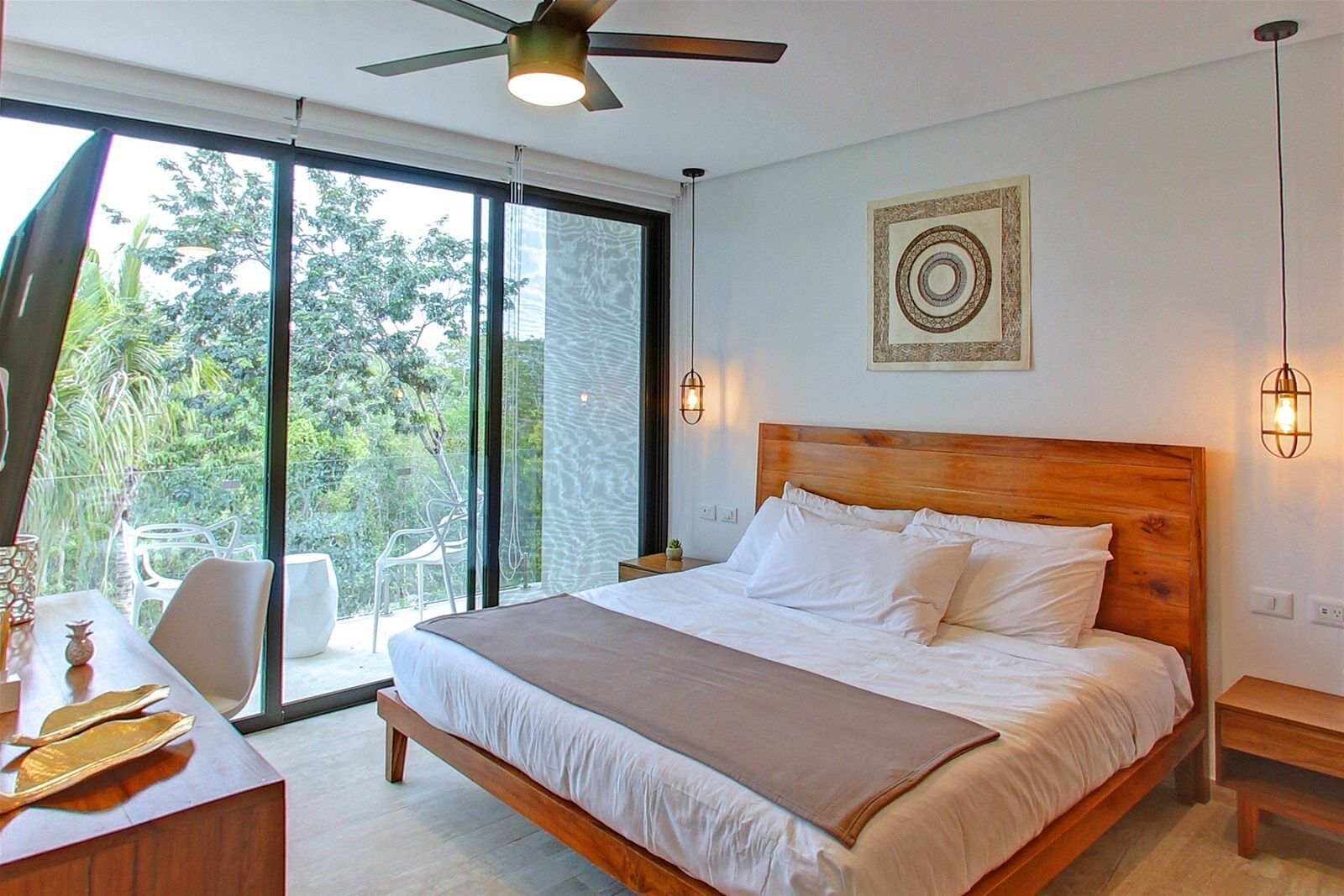 Loveboat Penthouse Studio With Private Splash Pool – Penthouse 5 B – By Salt-Kisses