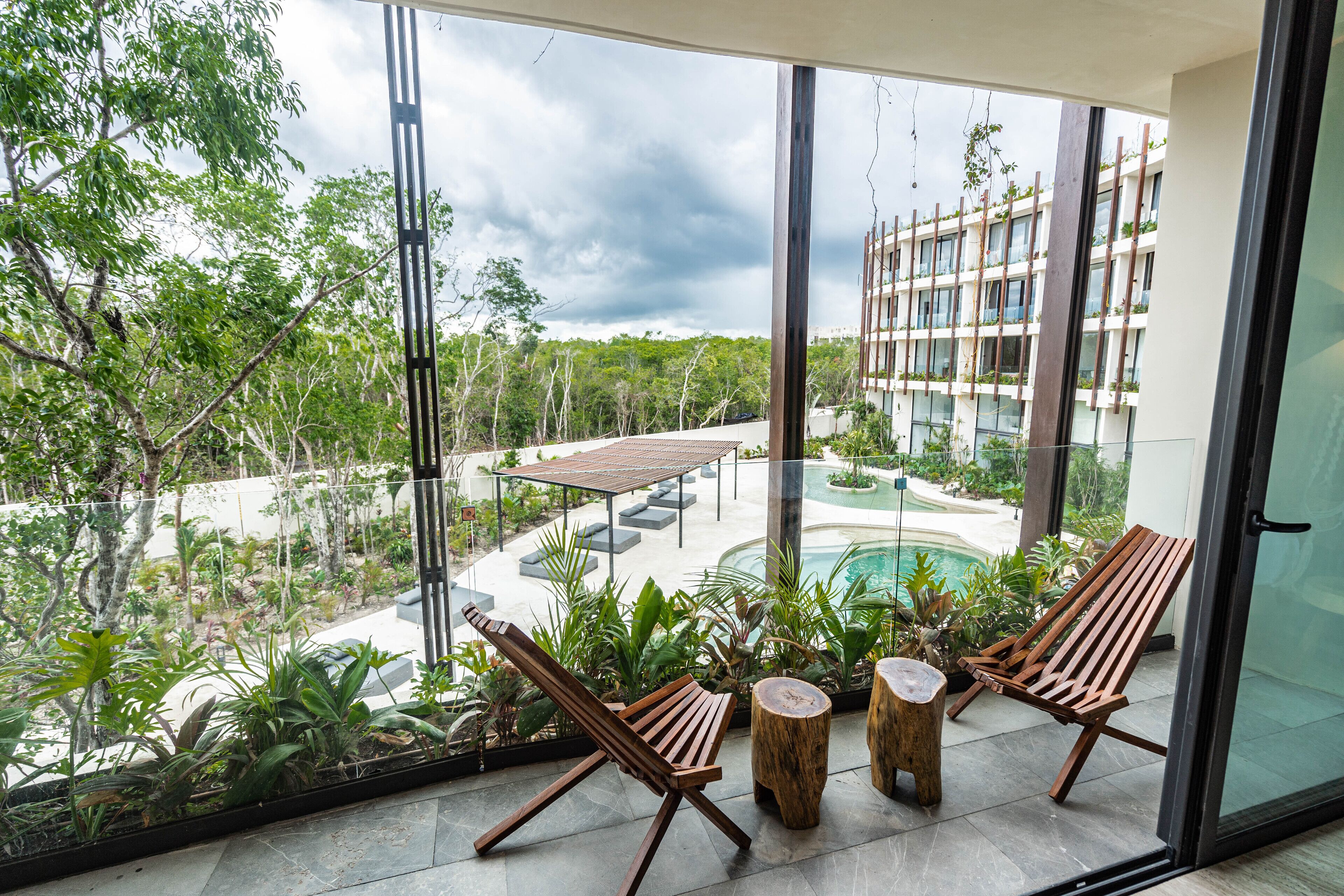 Mistiq Gardens