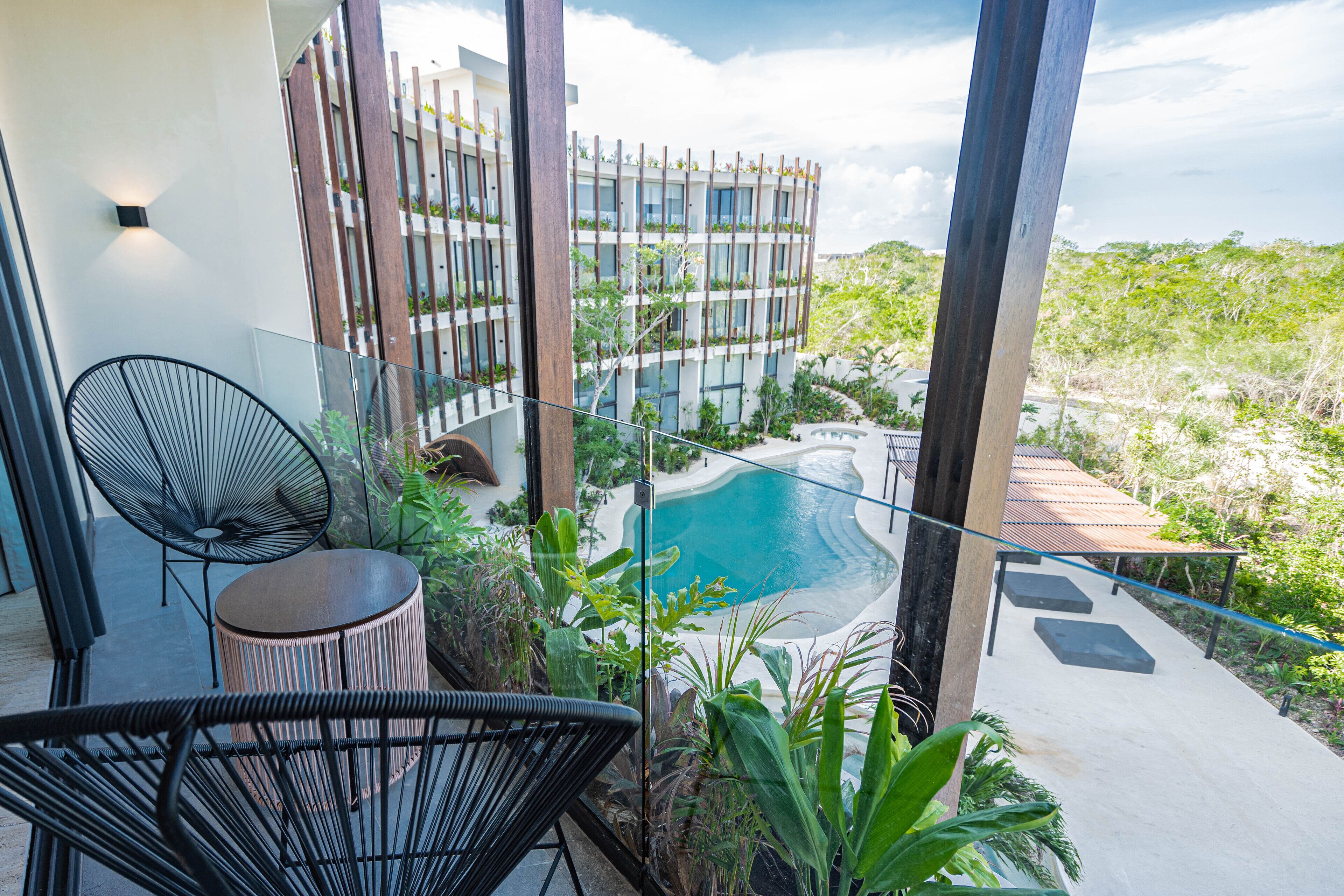Mistiq Gardens