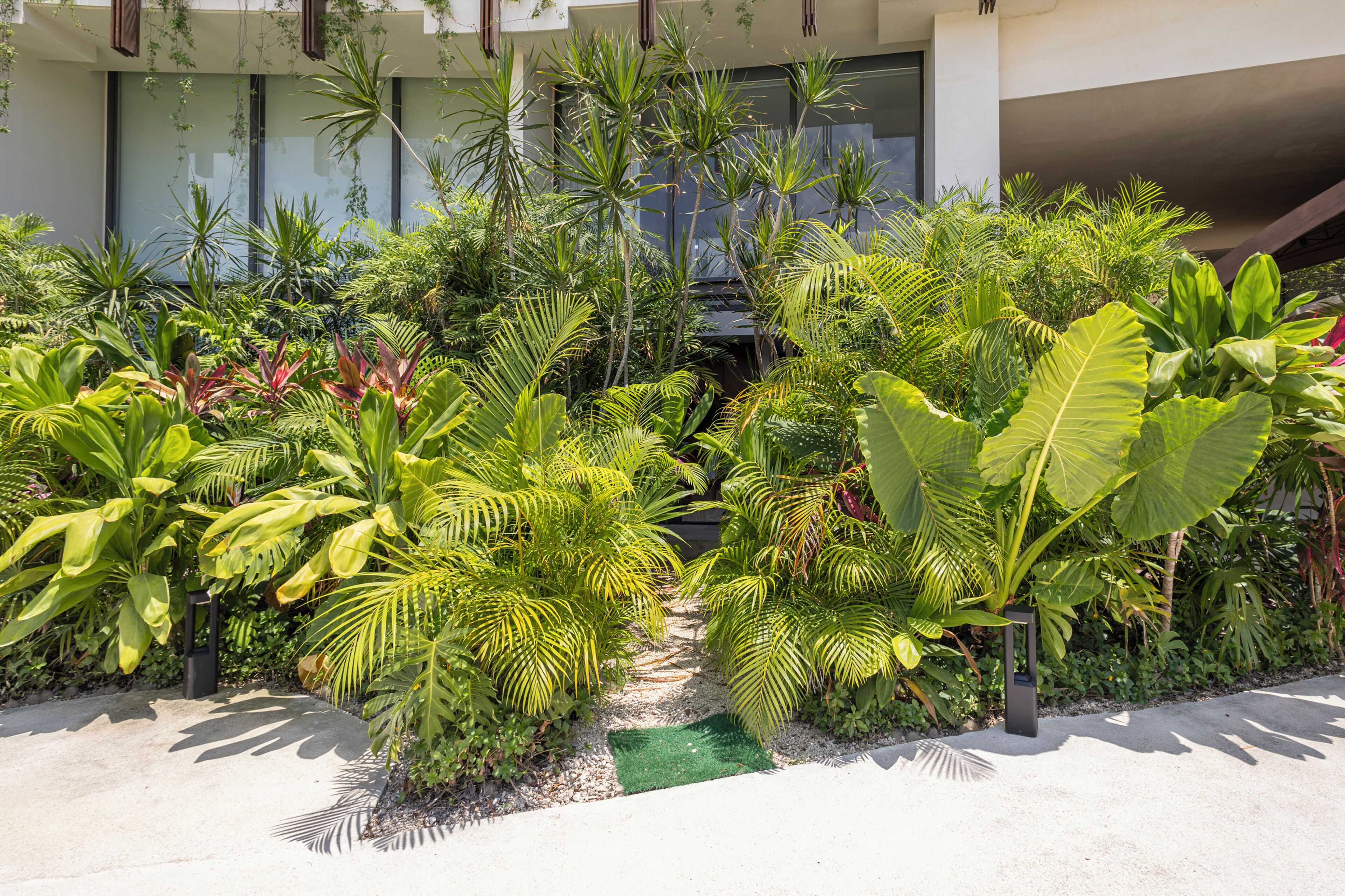 Mistiq Gardens
