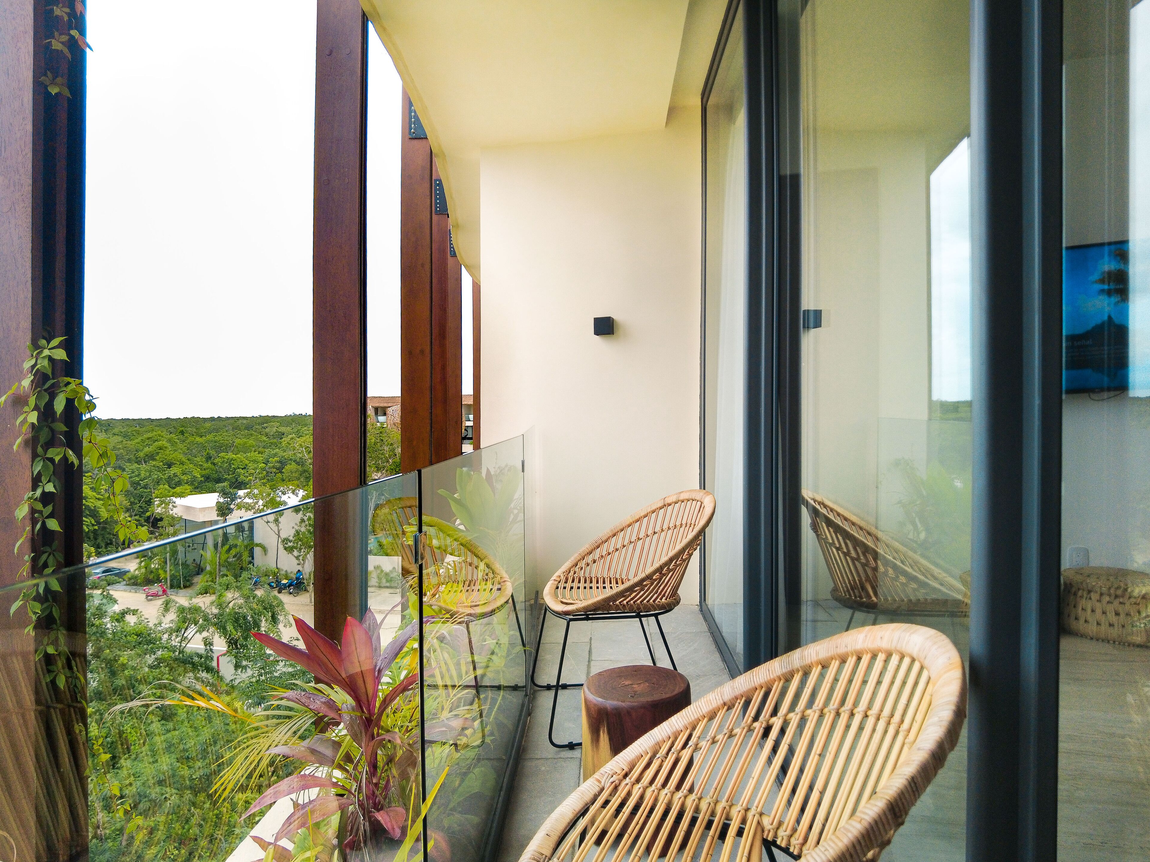 Mistiq Gardens