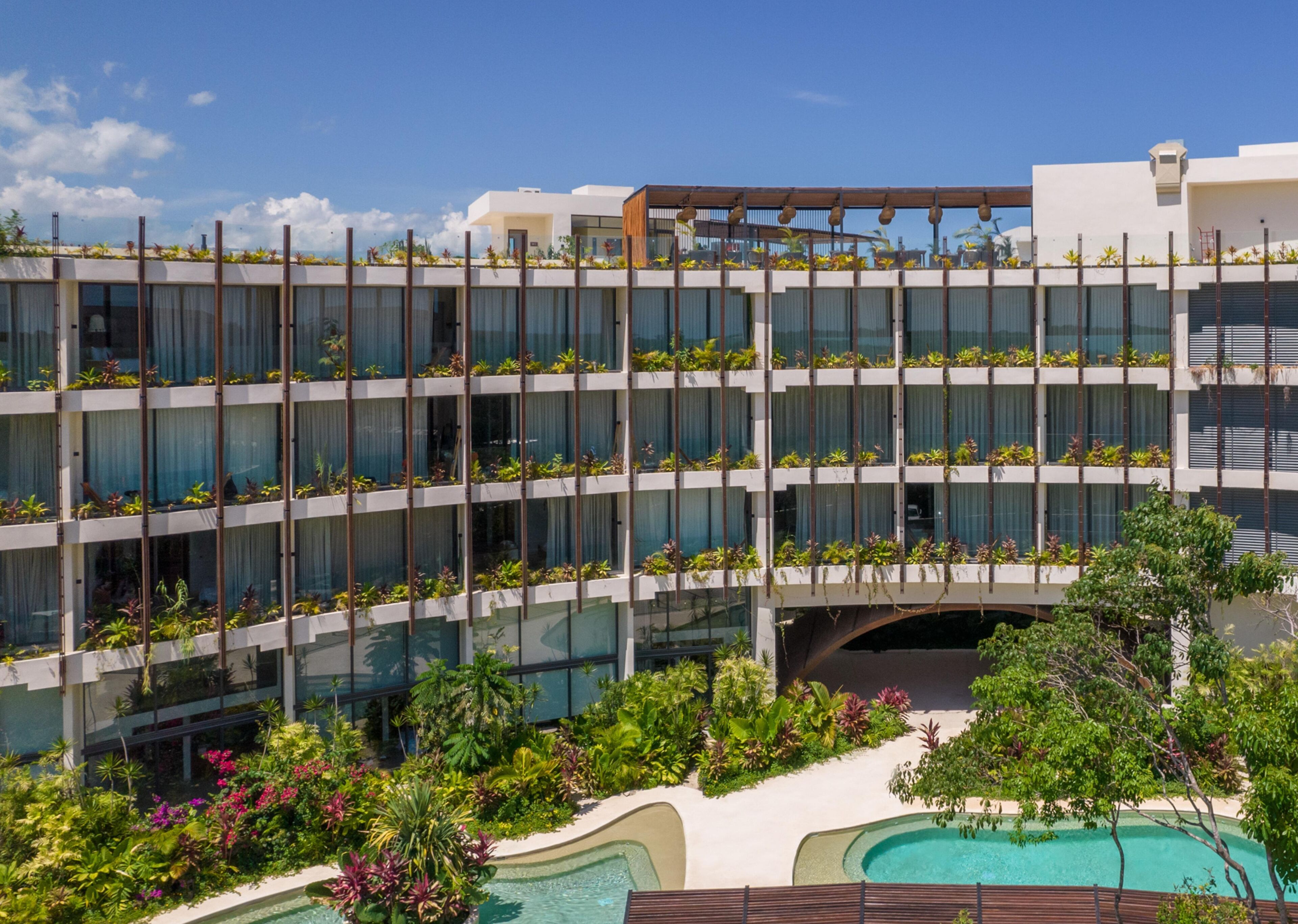 Mistiq Gardens