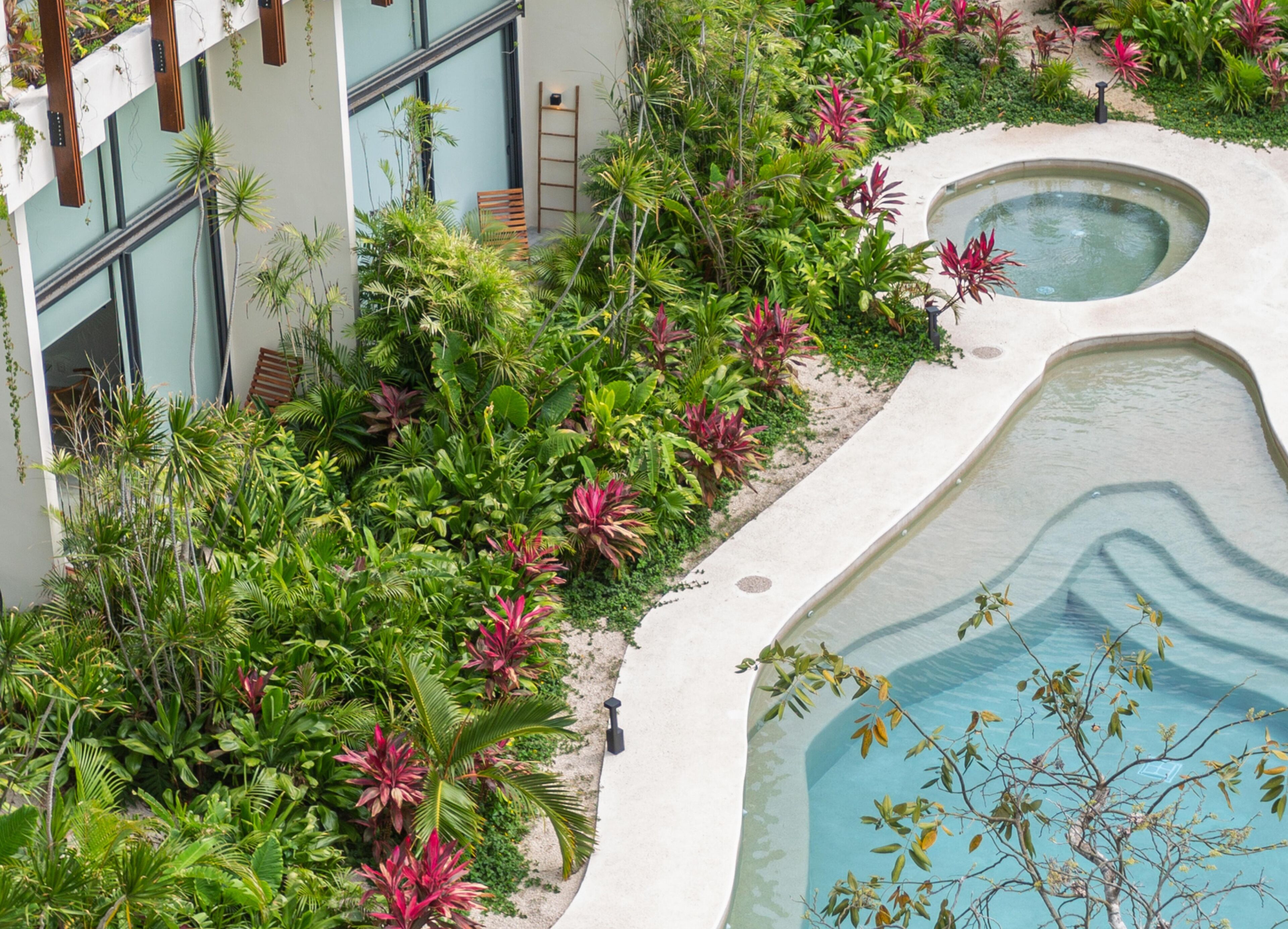 Mistiq Gardens