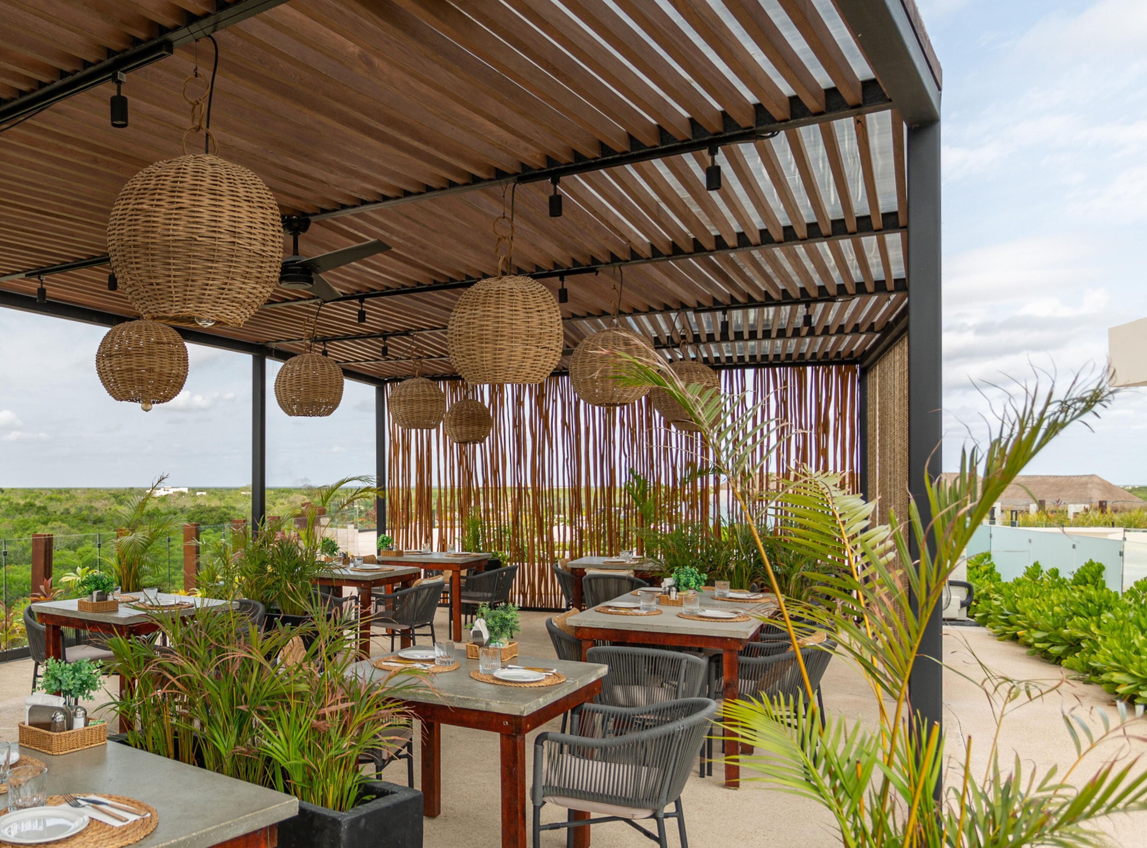 Mistiq Gardens