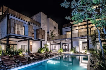 Mudra Tulum