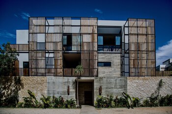 Mudra Tulum