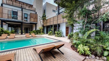 Mudra Tulum