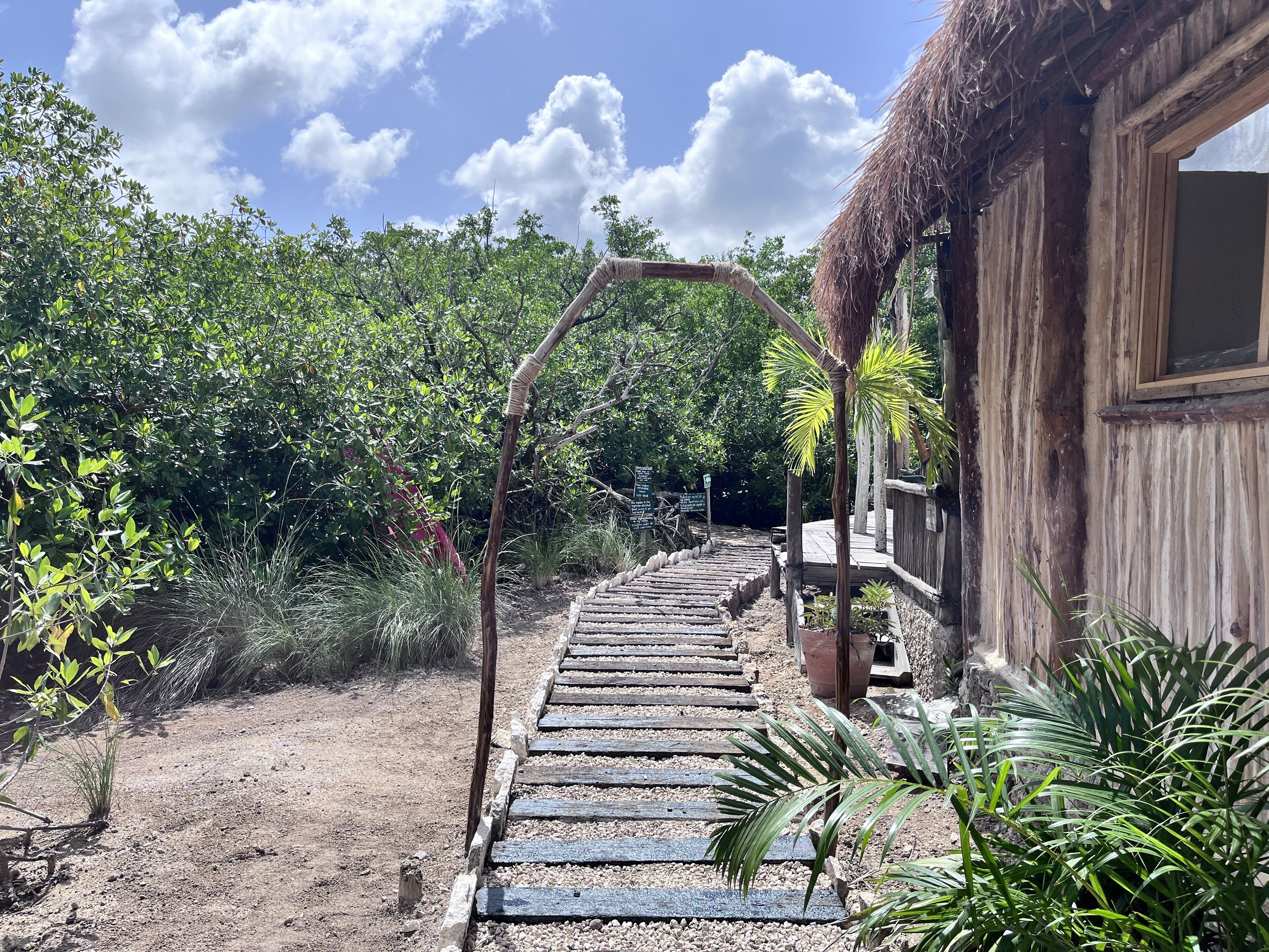 Yaxchen Tulum Eco Lodge & Cenote