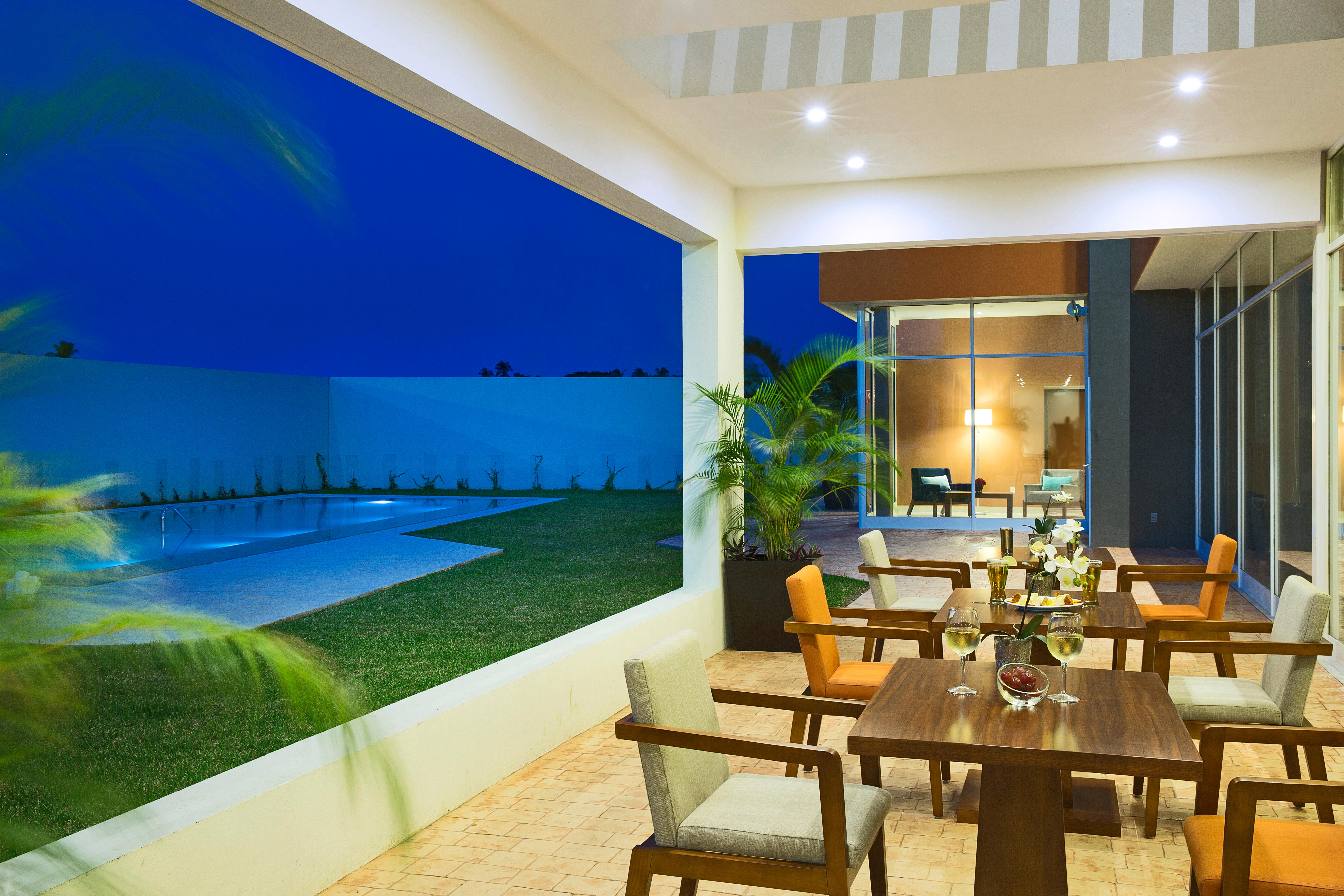 Hampton Inn & Suites by Hilton Paraiso