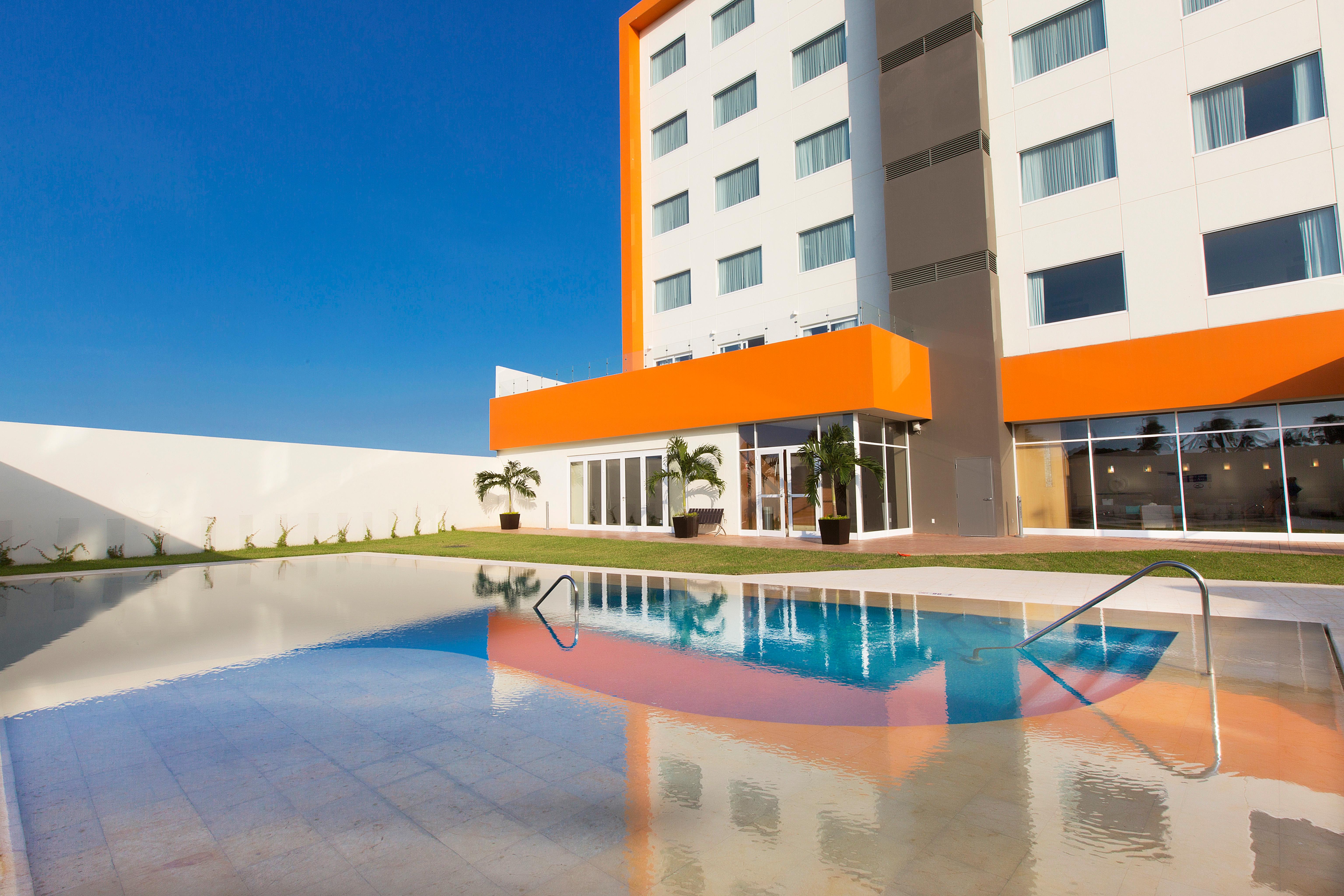 Hampton Inn & Suites by Hilton Paraiso