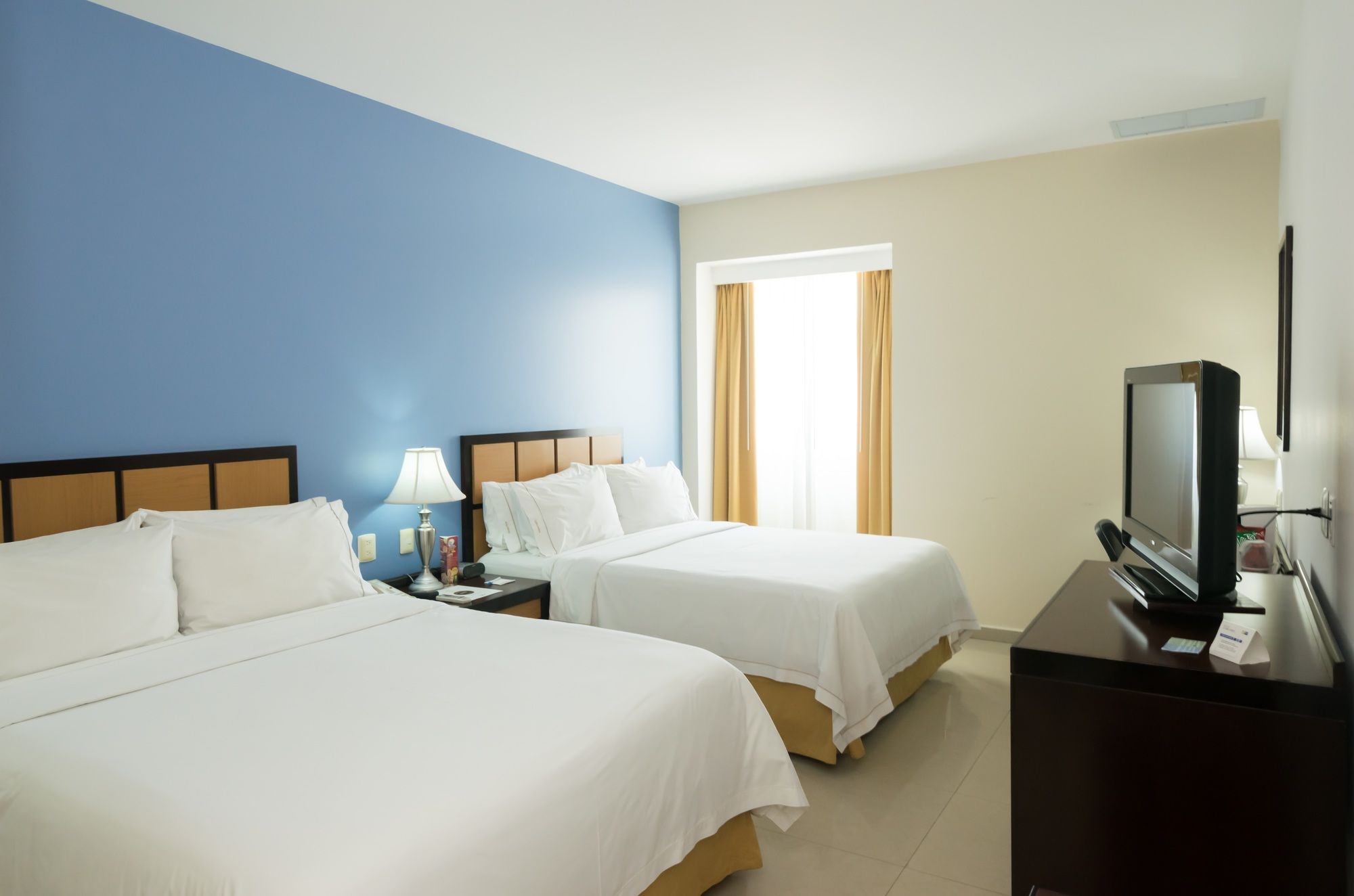 Holiday Inn Express Paraiso Dos Bocas