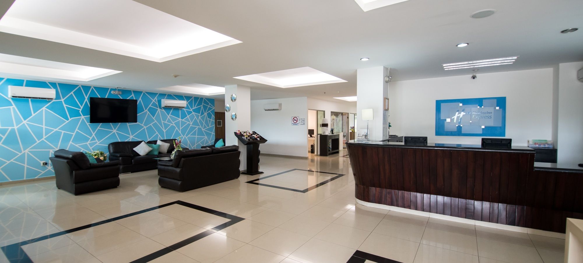 Holiday Inn Express Paraiso Dos Bocas