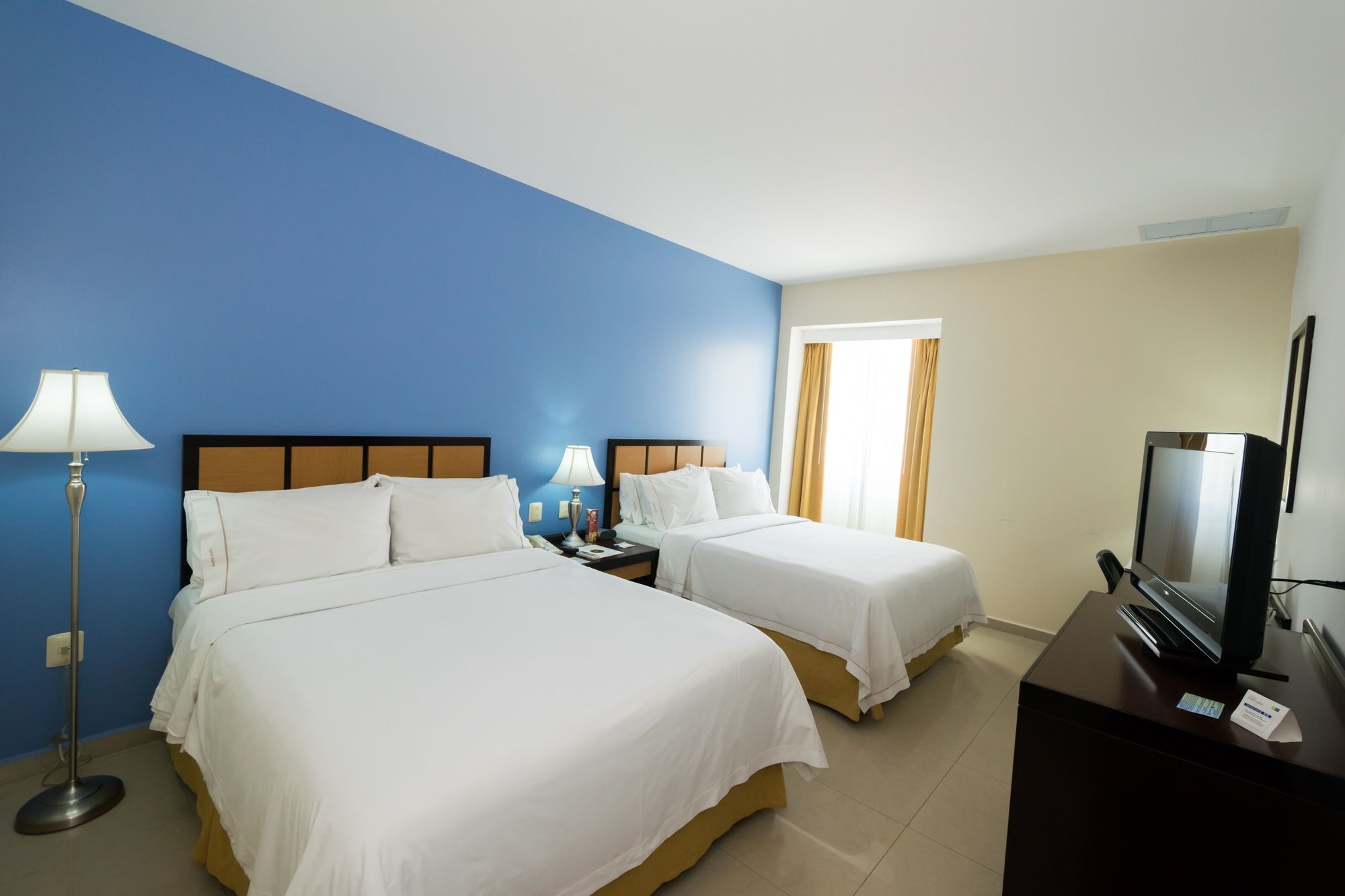 Holiday Inn Express Paraiso Dos Bocas
