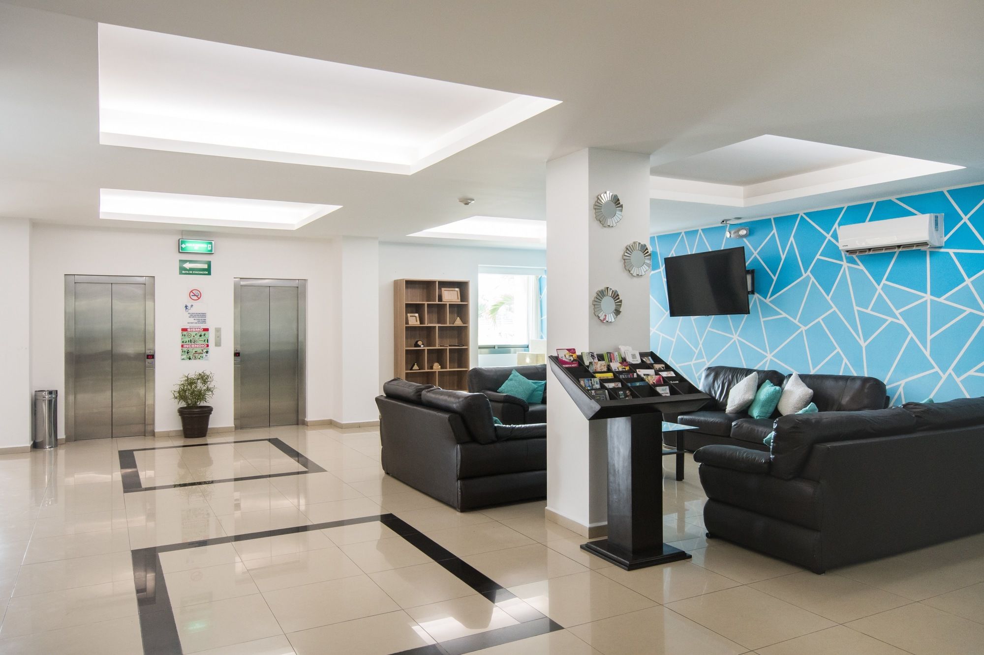Holiday Inn Express Paraiso Dos Bocas