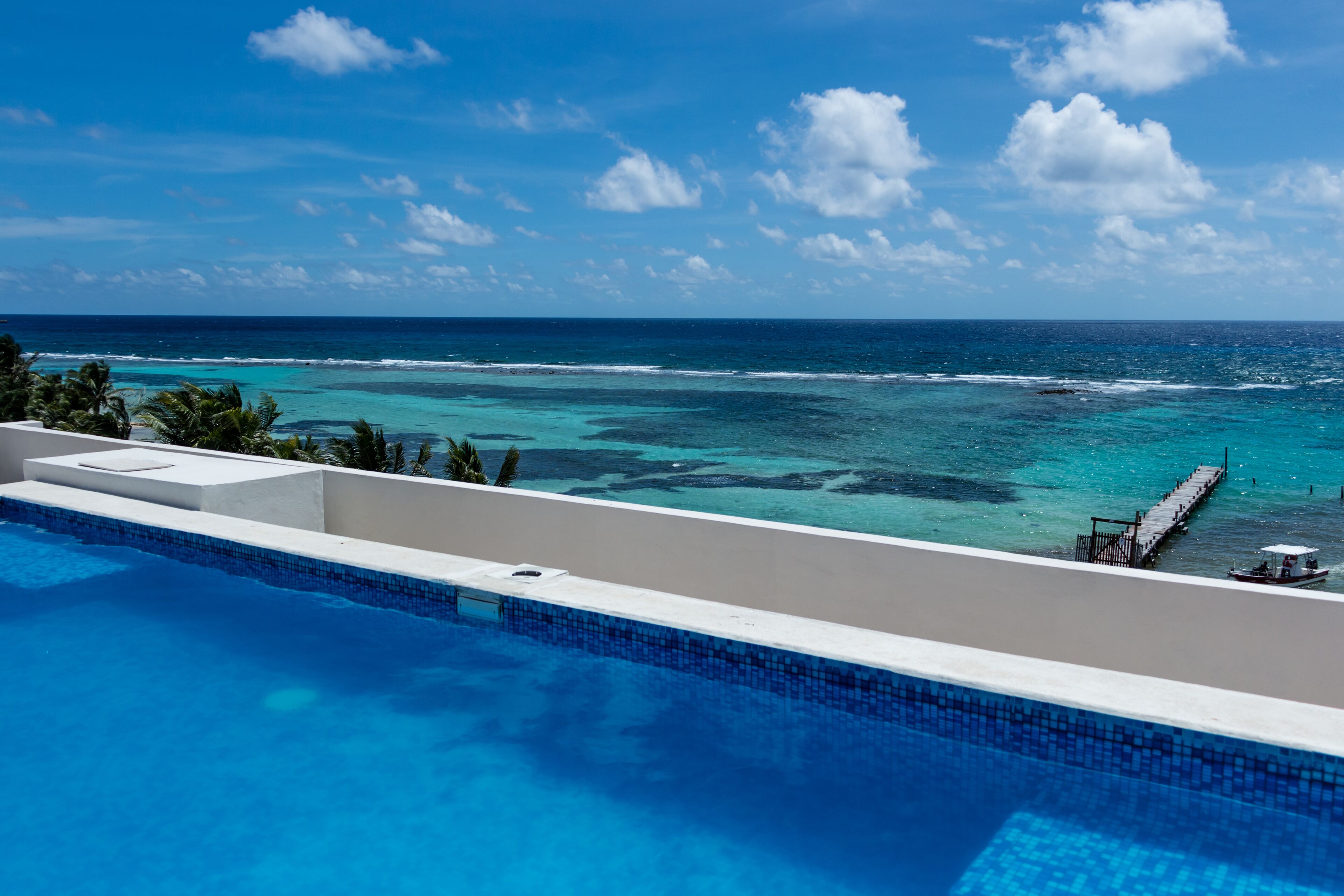 Aquastar Unique Hotel & Apartments