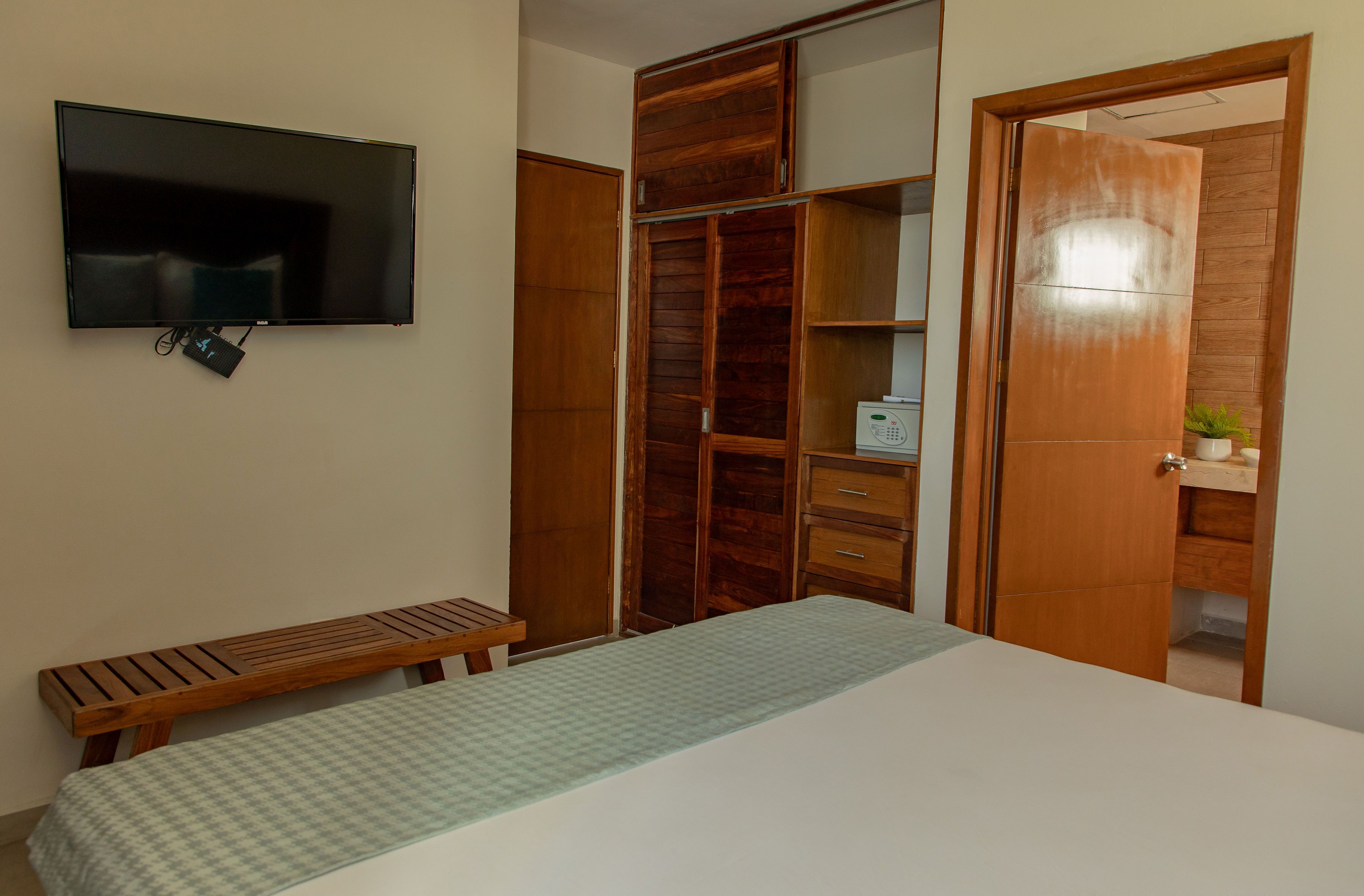 Aquastar Unique Hotel & Apartments