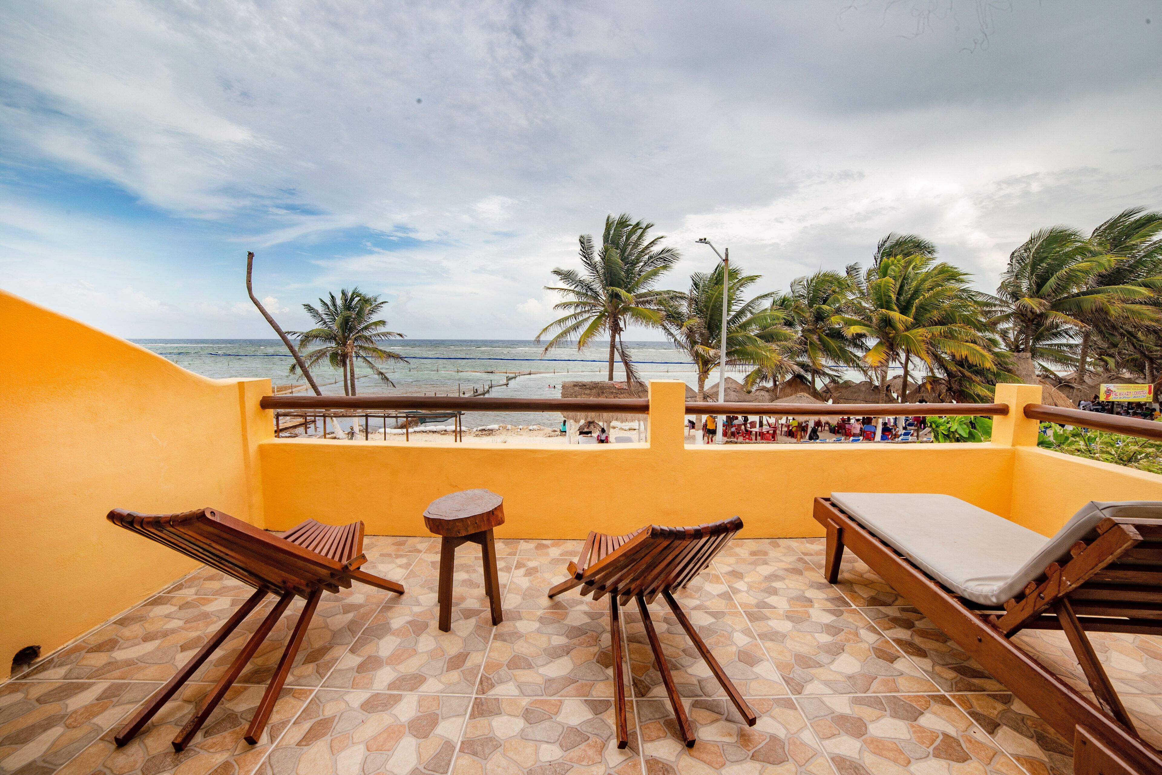 Mahasand Hotel & Hostel
