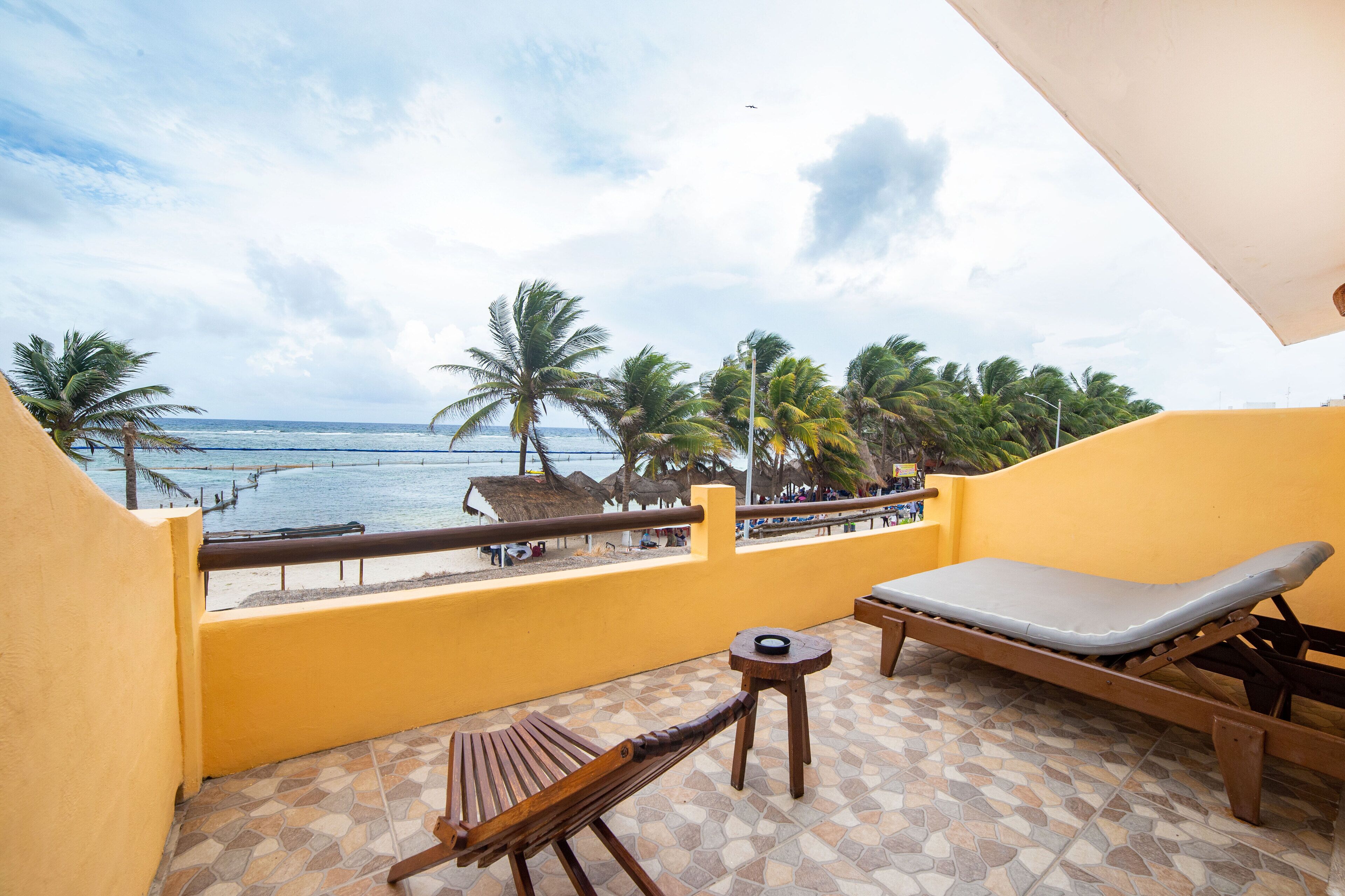 Mahasand Hotel & Hostel
