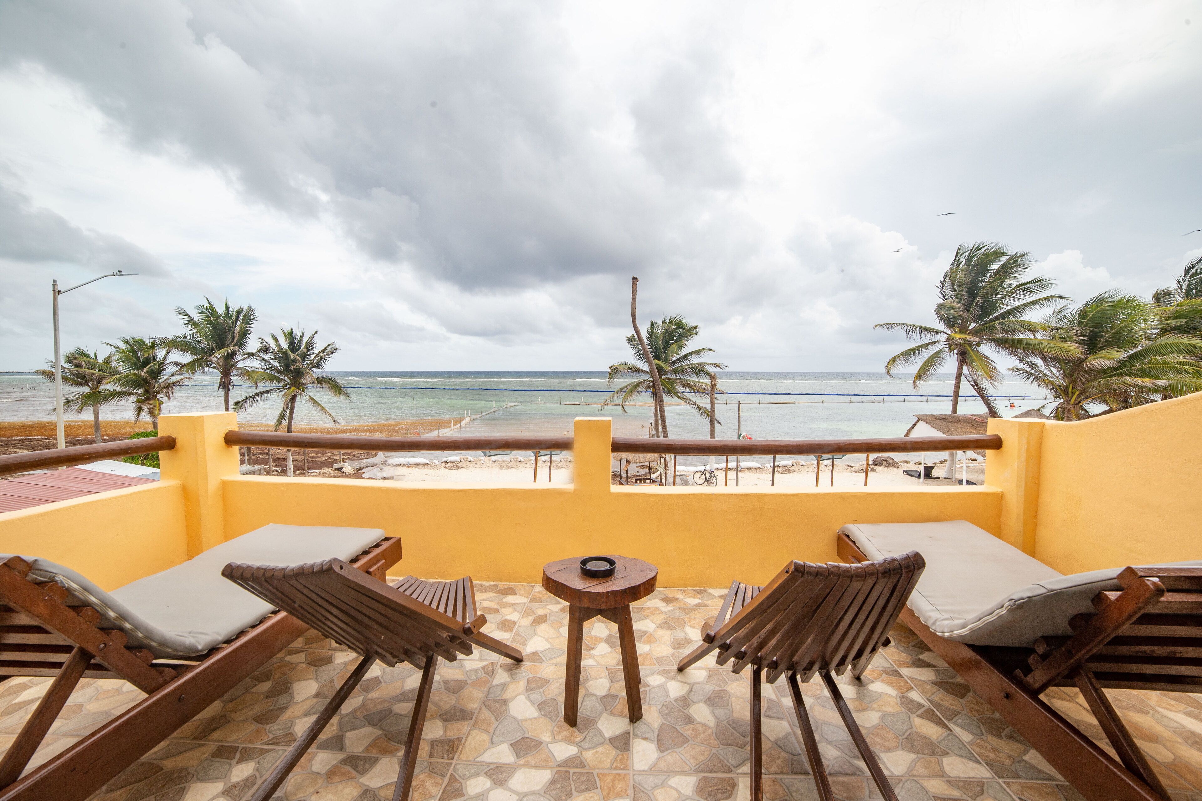 Mahasand Hotel & Hostel