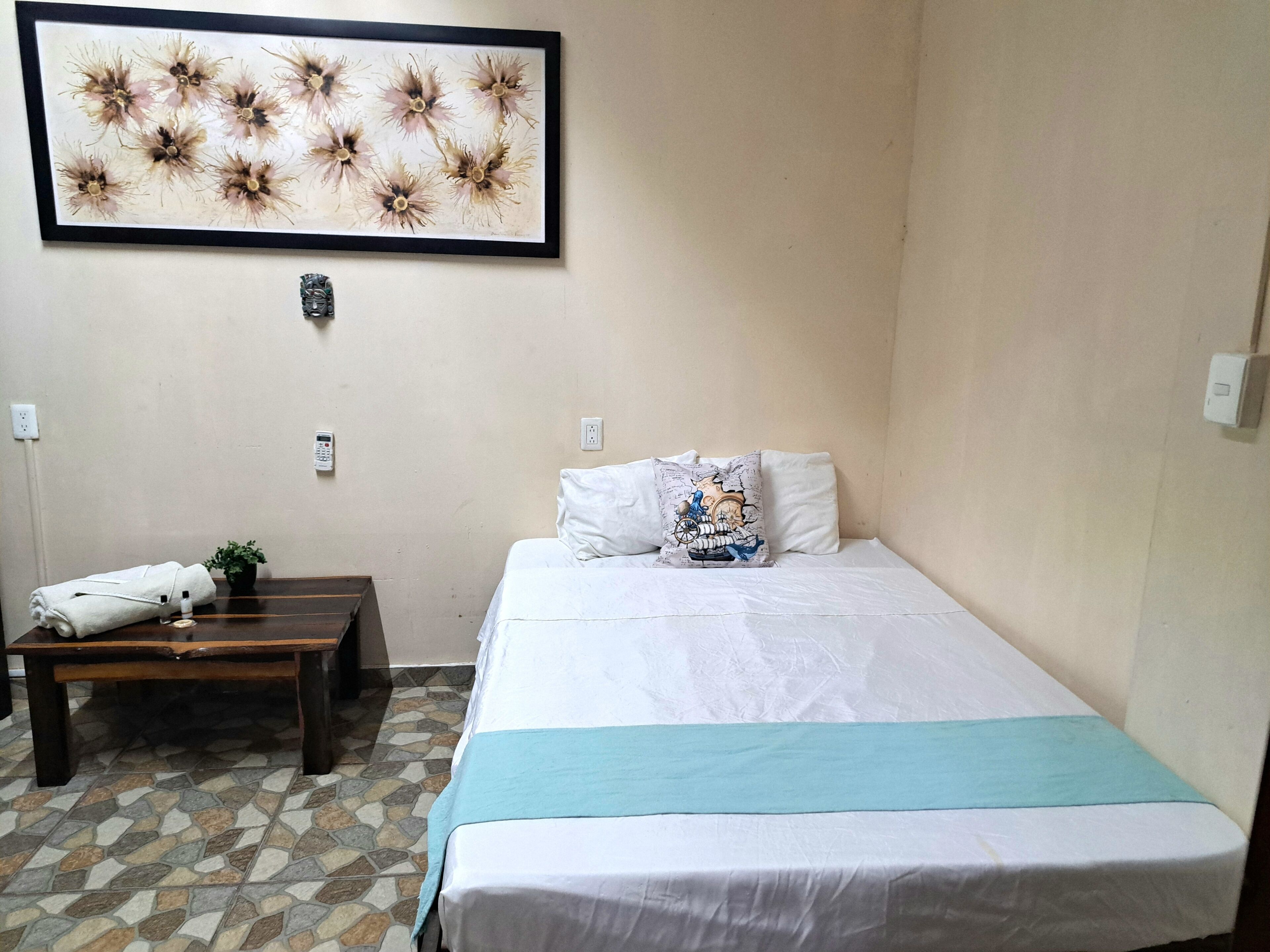 Mahasand Hotel & Hostel