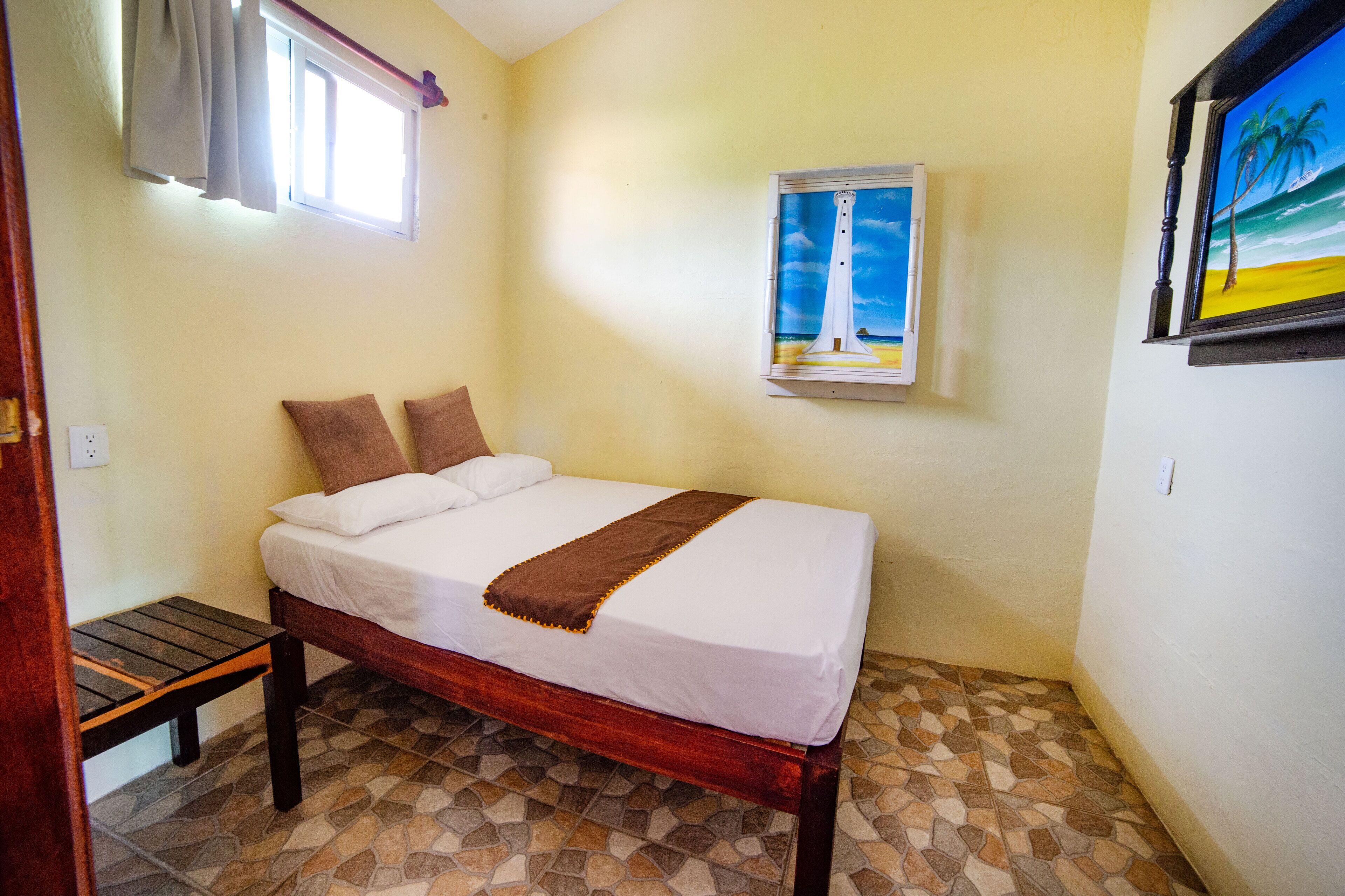 Mahasand Hotel & Hostel
