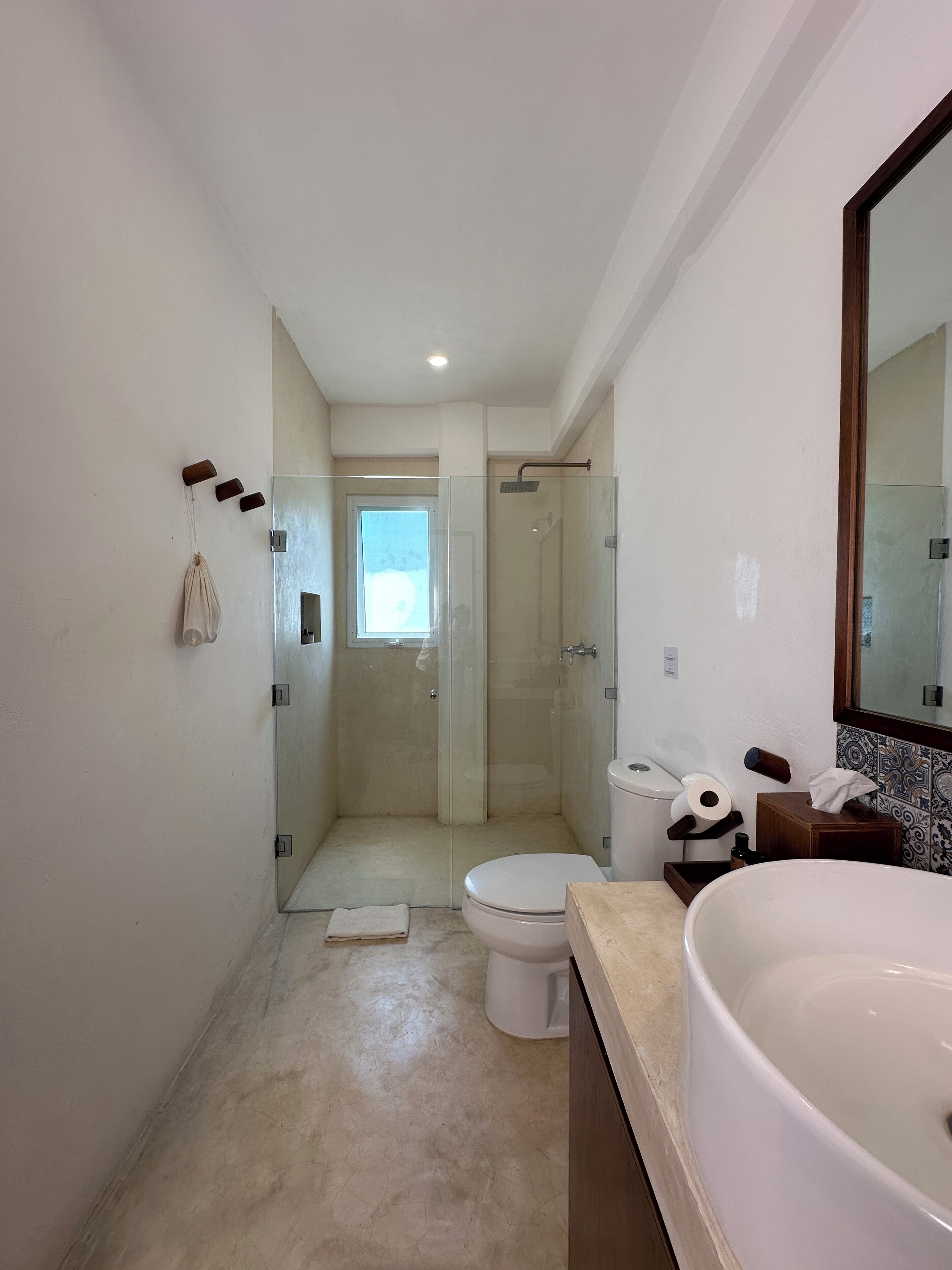 Noah Beach Hotel & Suites