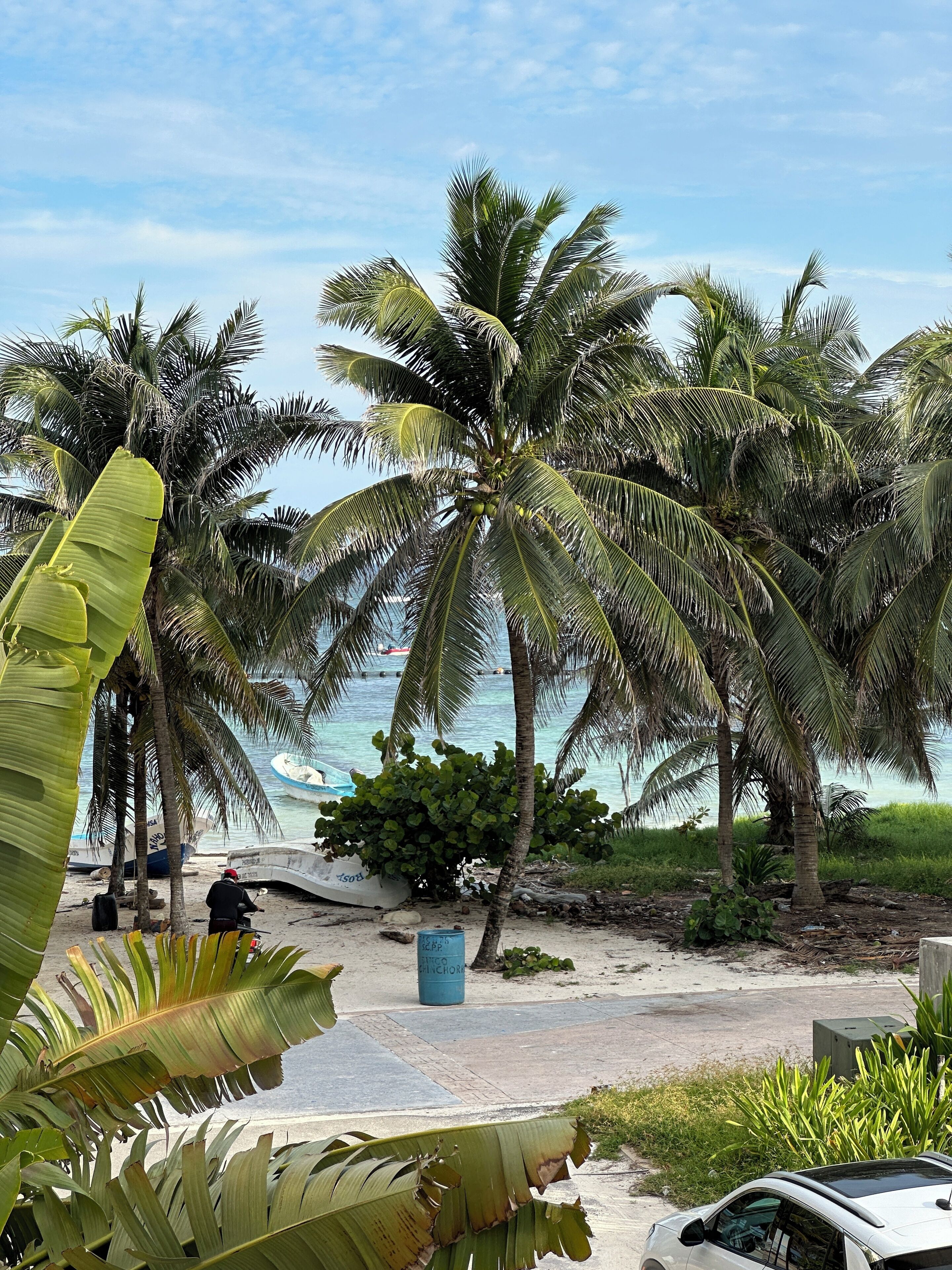 Noah Beach Hotel & Suites