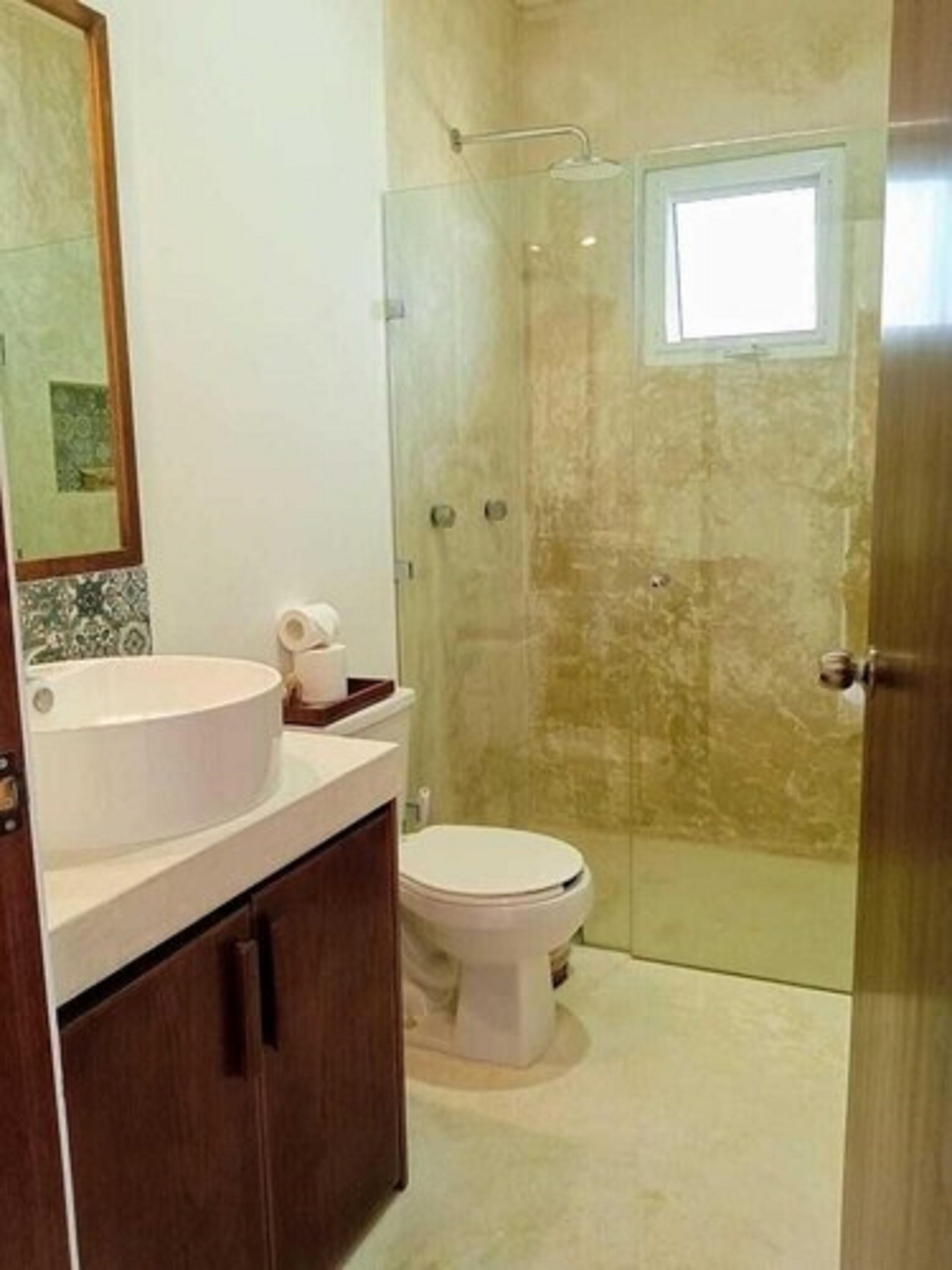 Noah Beach Hotel & Suites