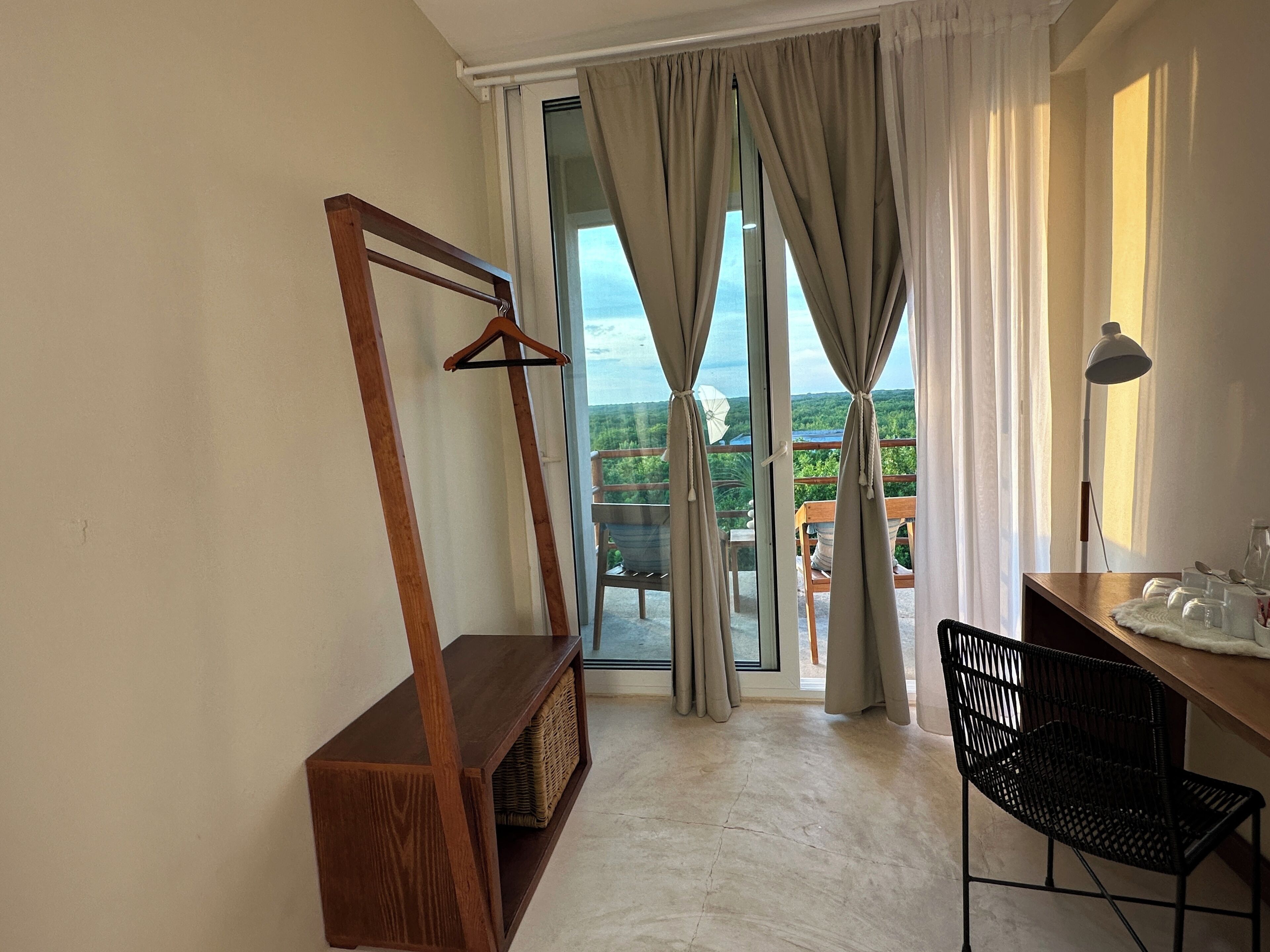 Noah Beach Hotel & Suites