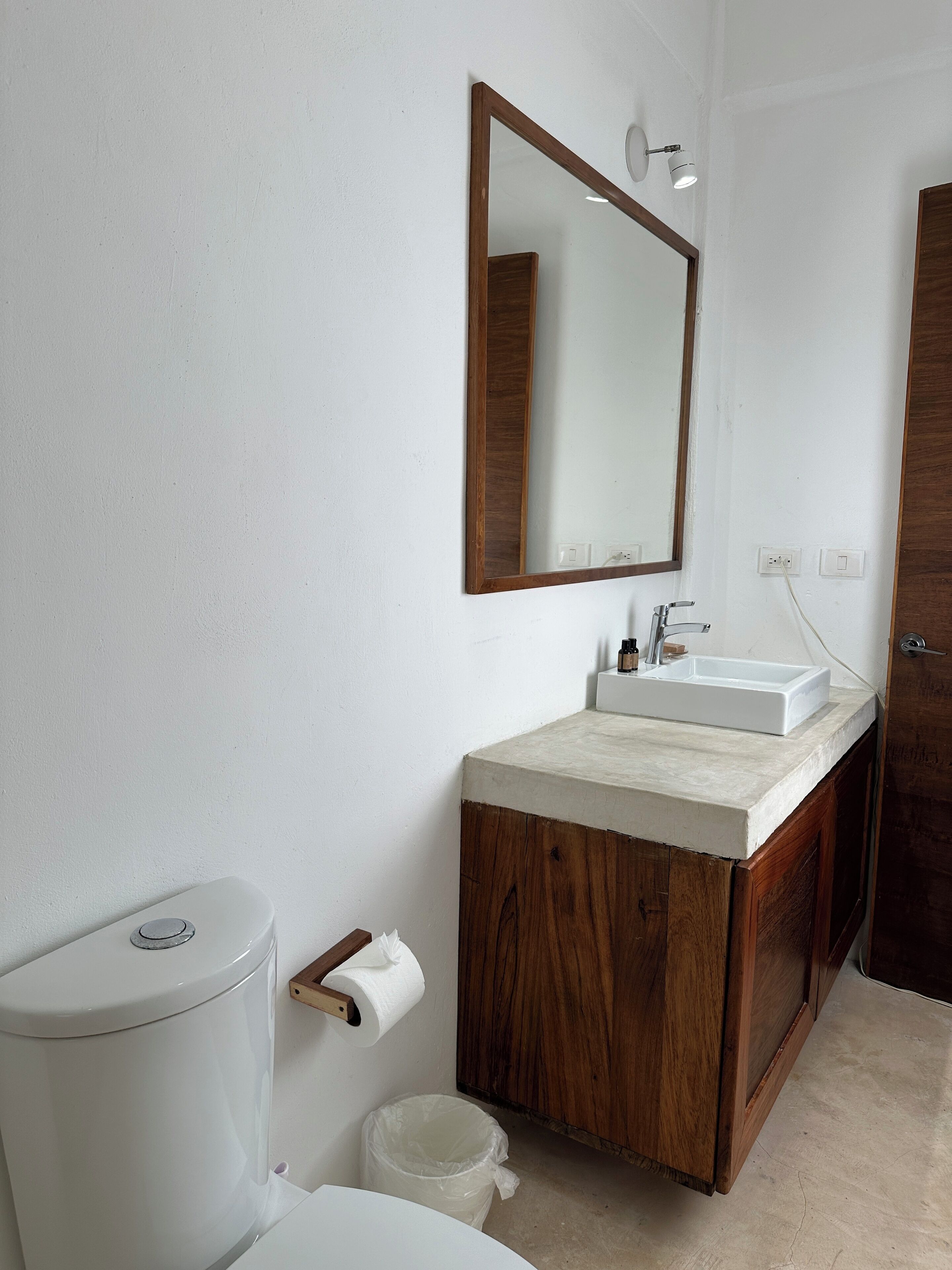 Noah Beach Hotel & Suites