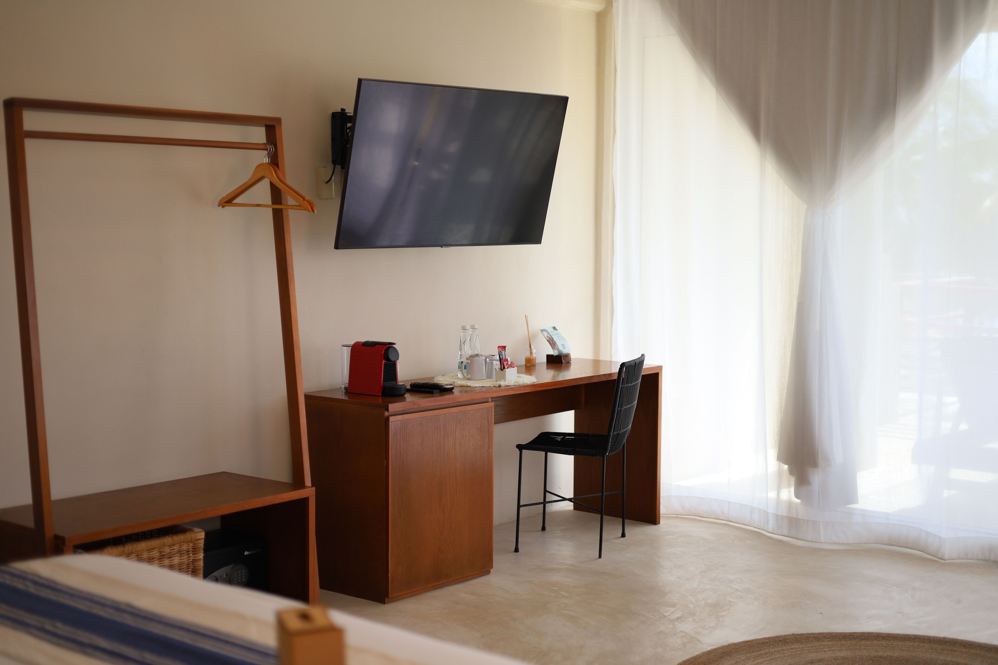 Noah Beach Hotel & Suites