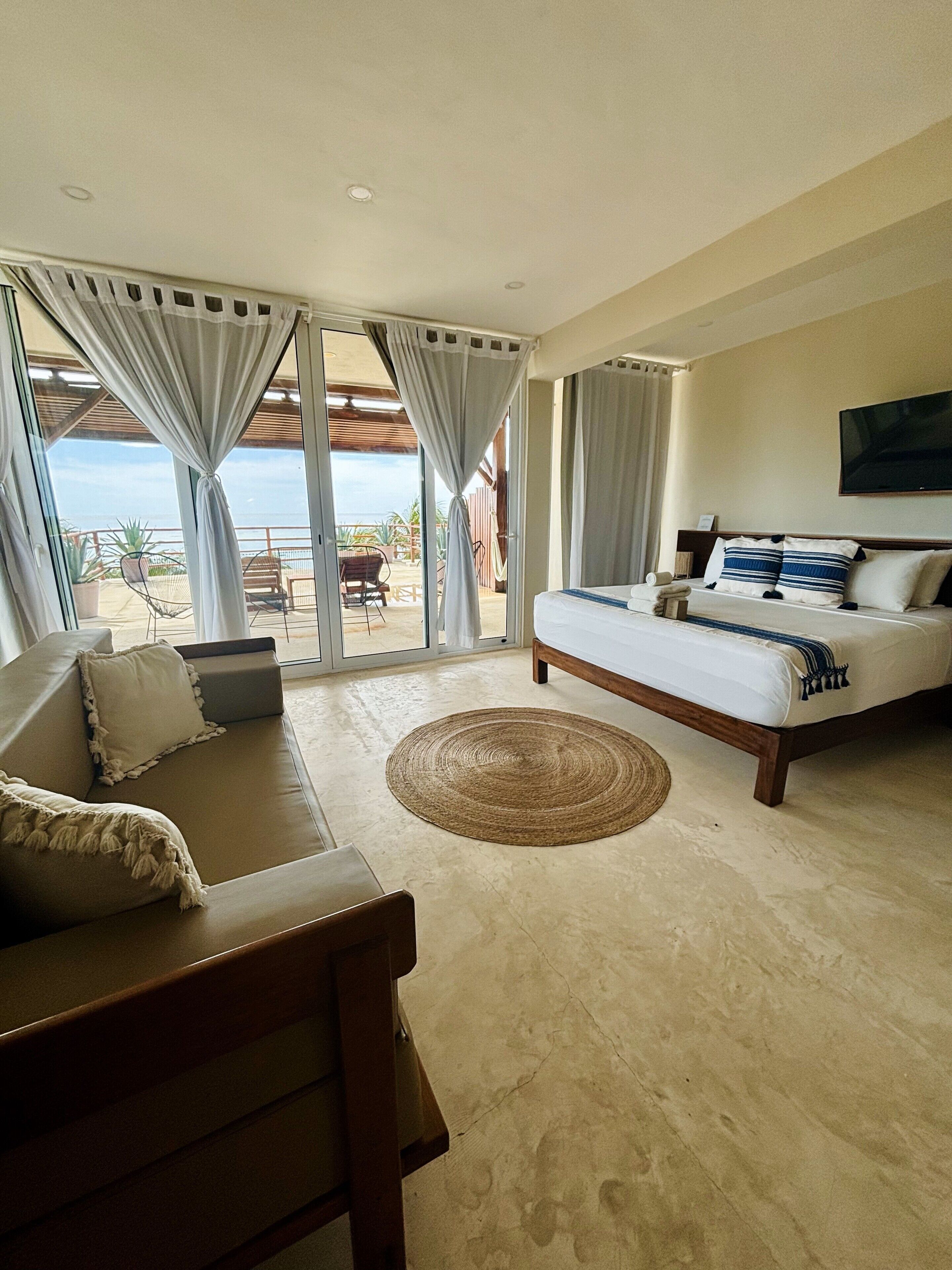 Noah Beach Hotel & Suites