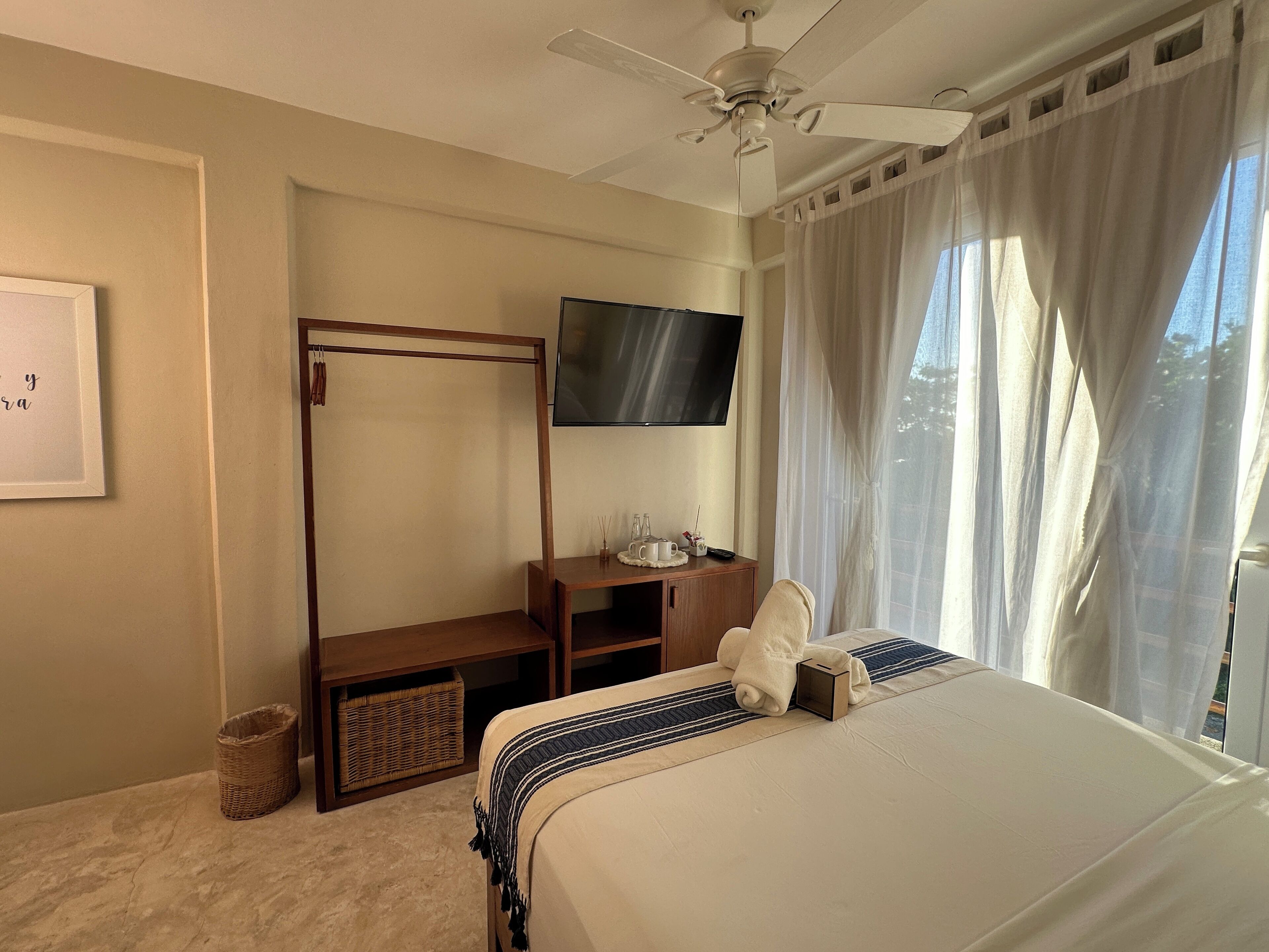 Noah Beach Hotel & Suites