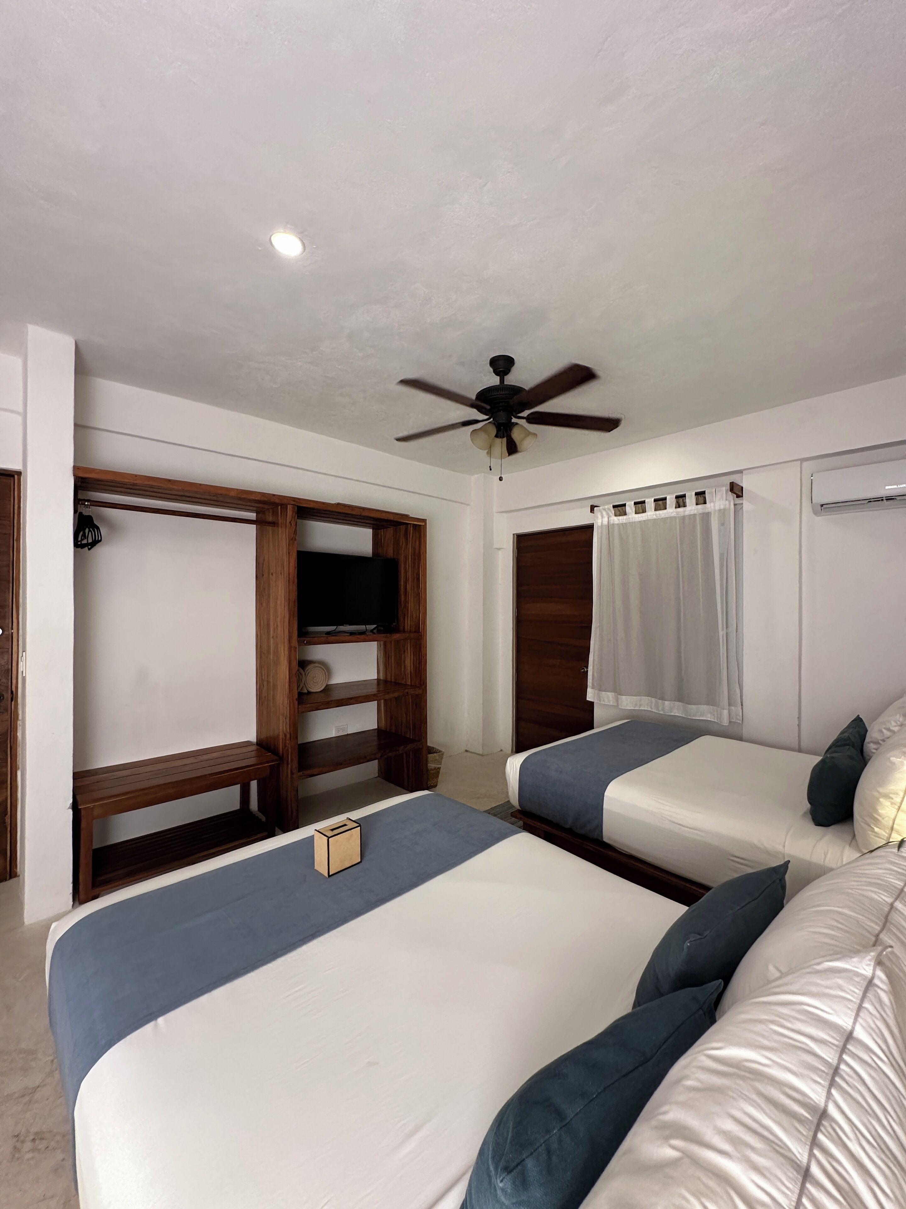 Noah Beach Hotel & Suites