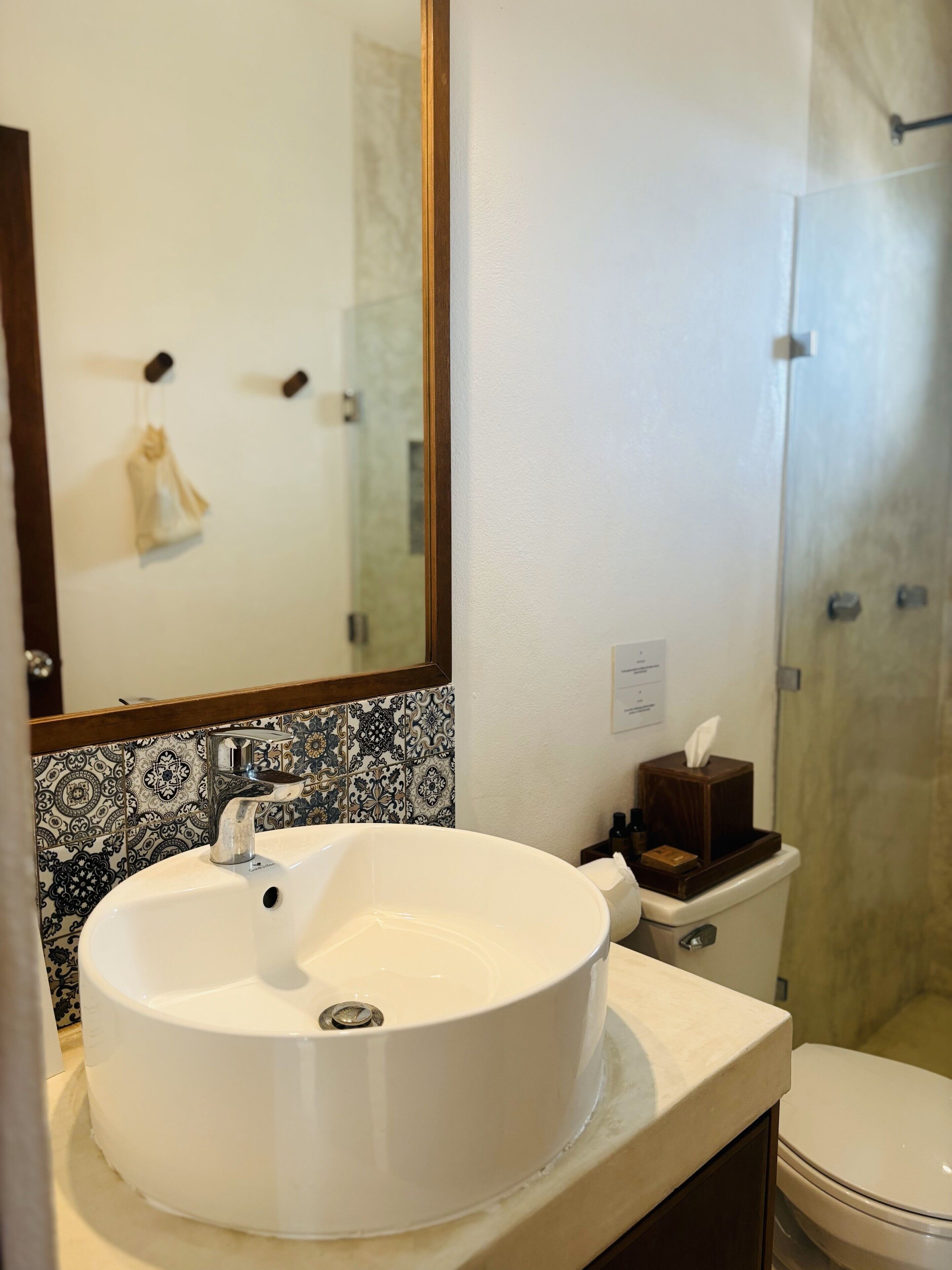 Noah Beach Hotel & Suites
