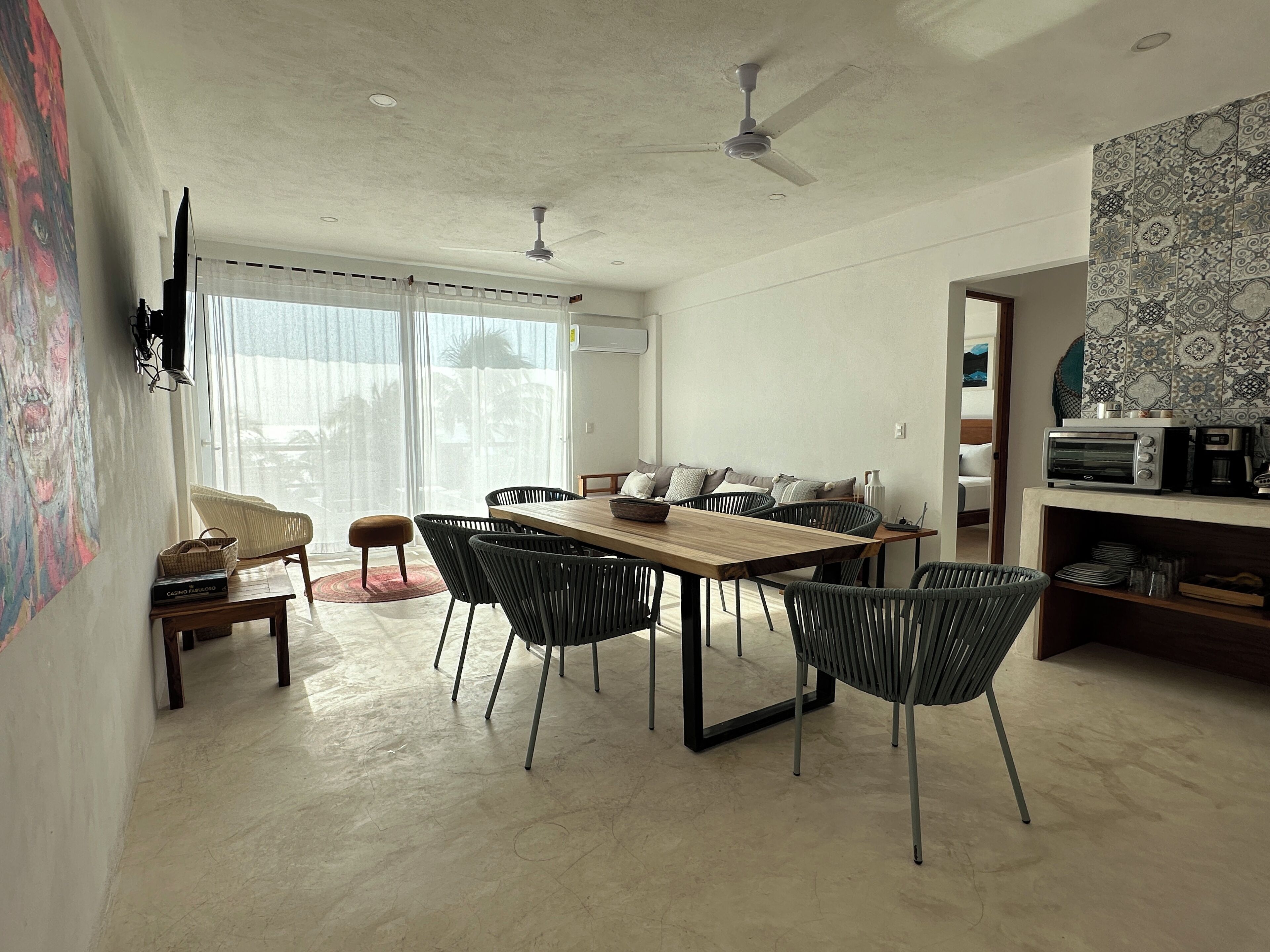 Noah Beach Hotel & Suites