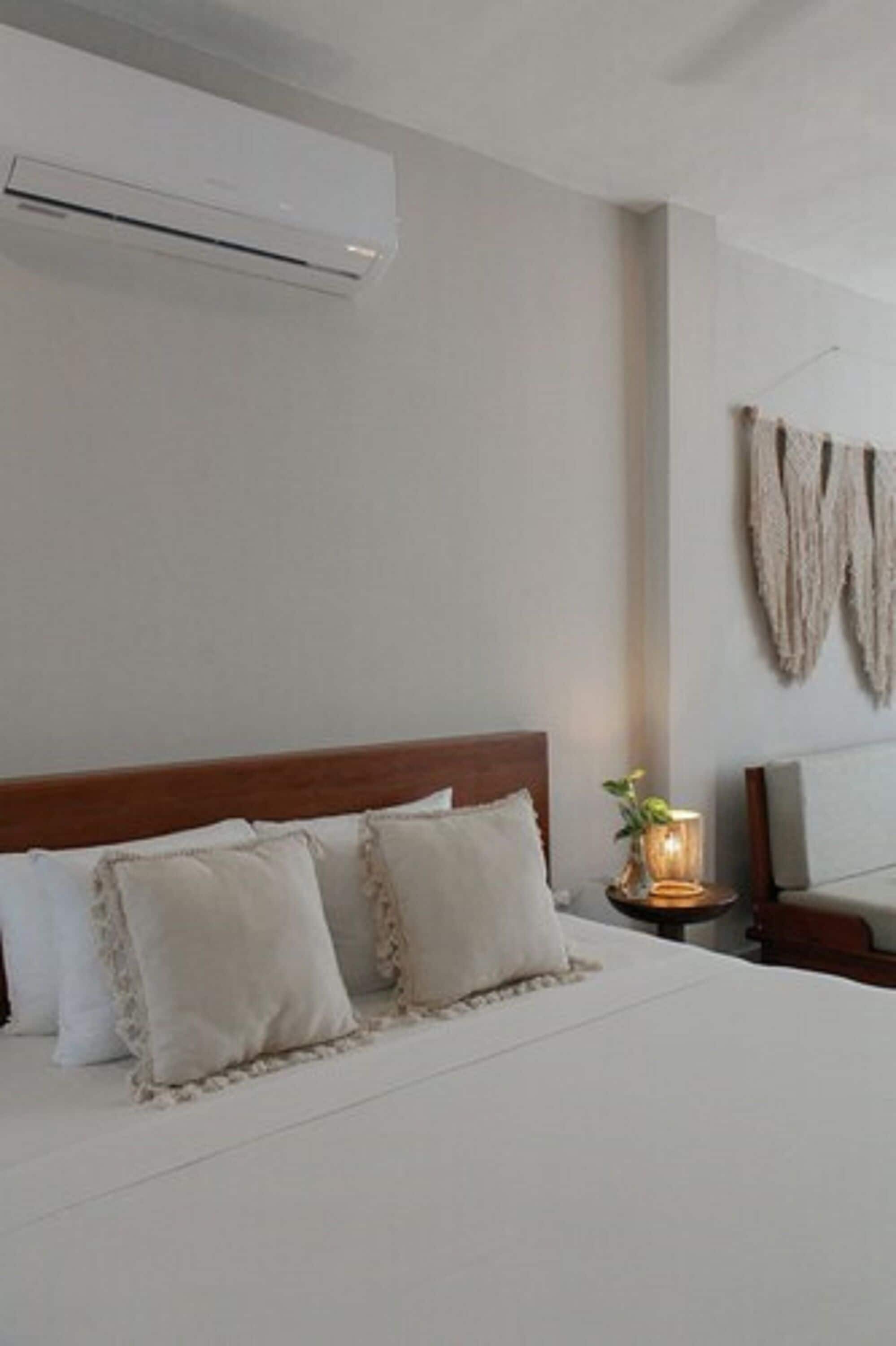 Noah Beach Hotel & Suites